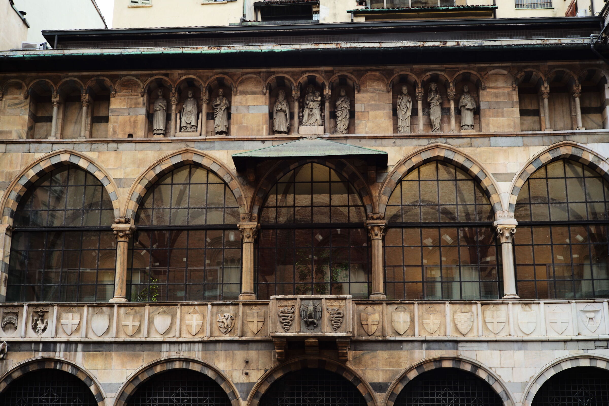 Piazza Mercanti, particolare.