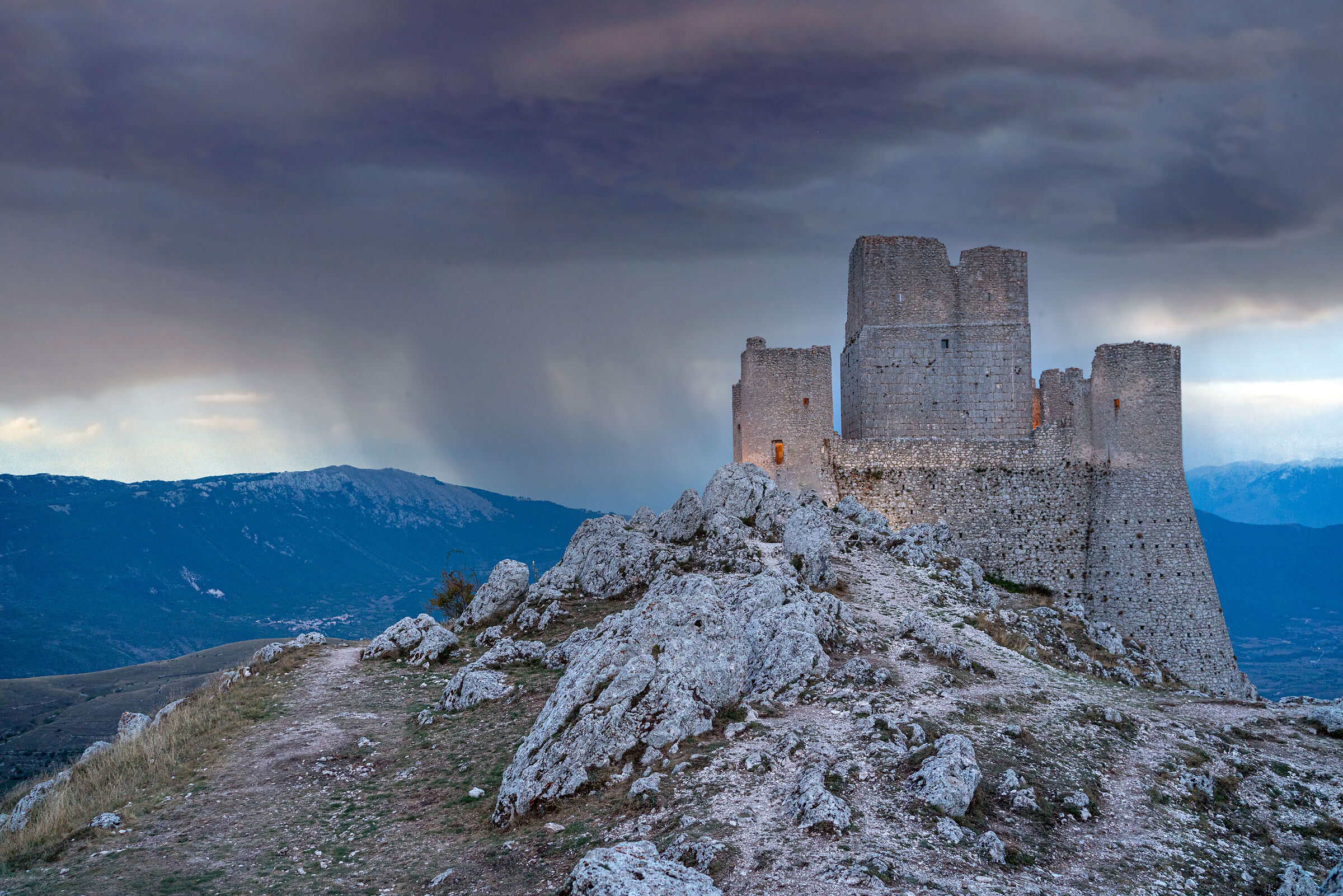 Rocca Calascio at the gates of autumn