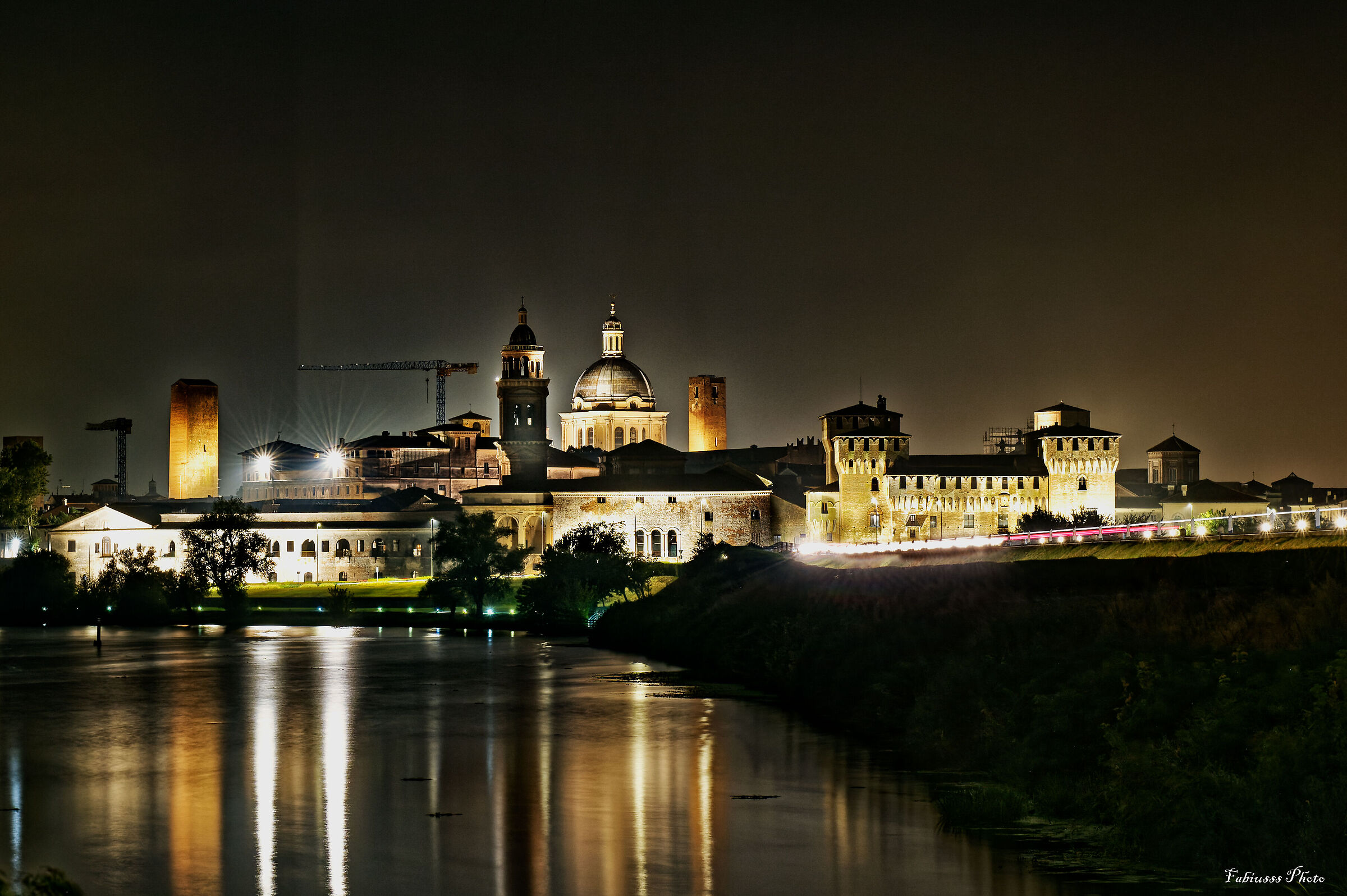 Mantova di notte