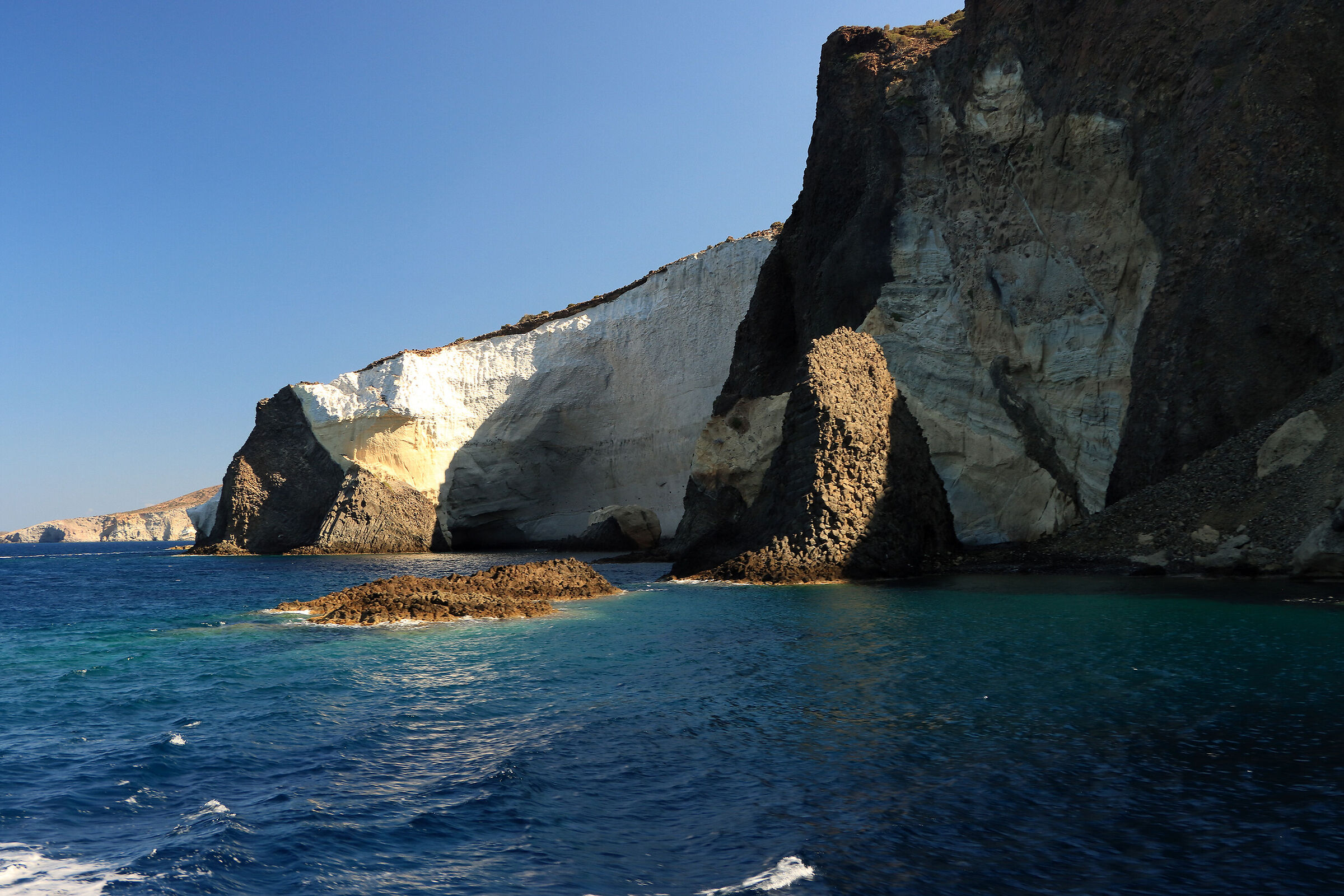 M I L O S - Sikia cave (west island)