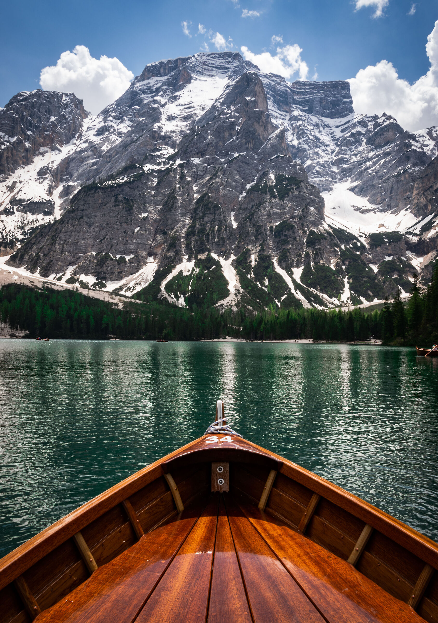 The boat and the mountain