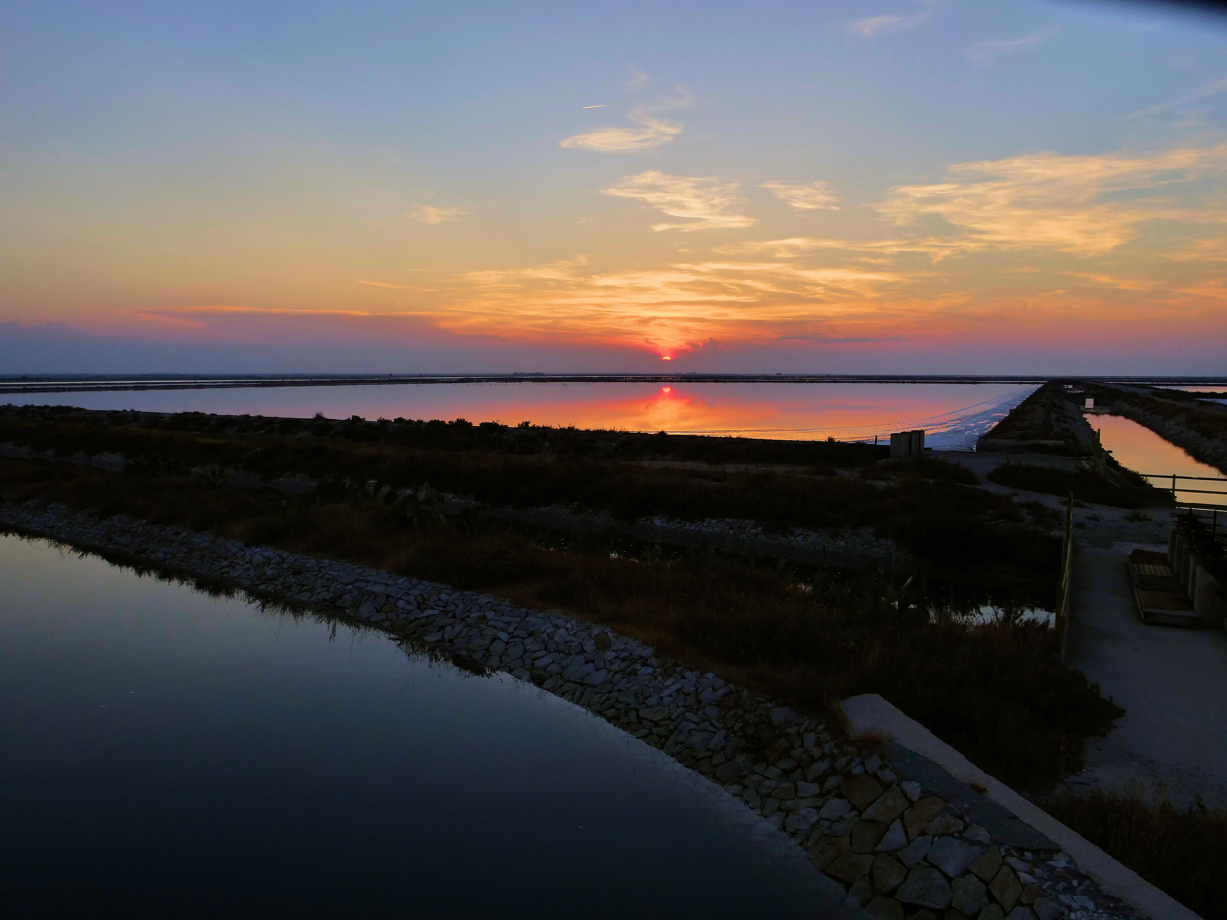 Margherita di SAvoia: sunset on the salt pans