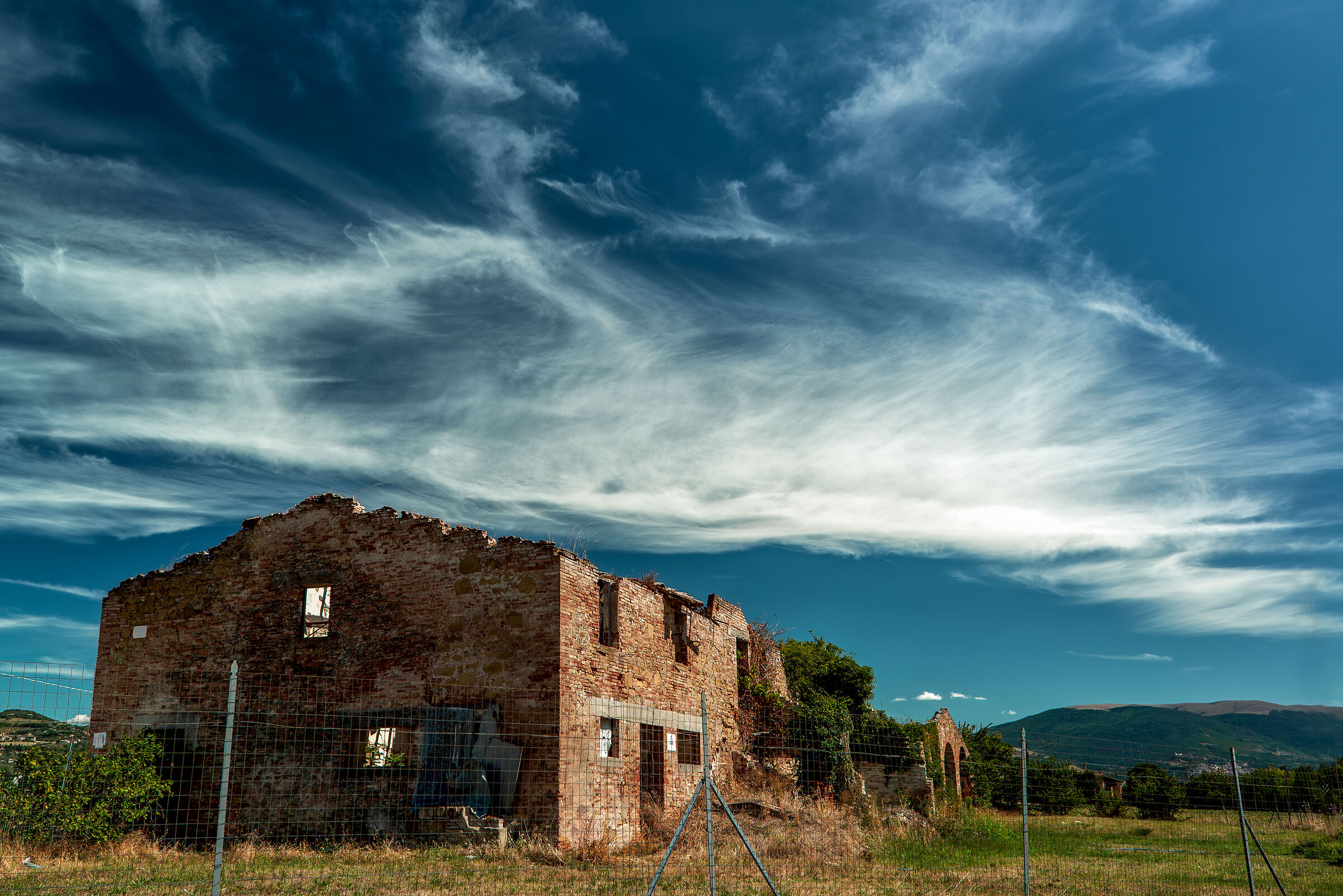 casolare dismesso umbro