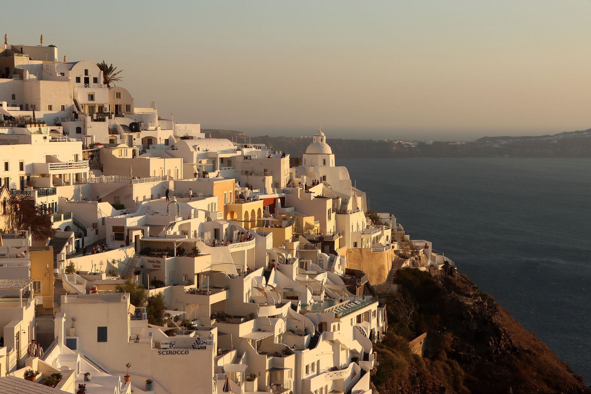M I L O S - Fira - Santorini -