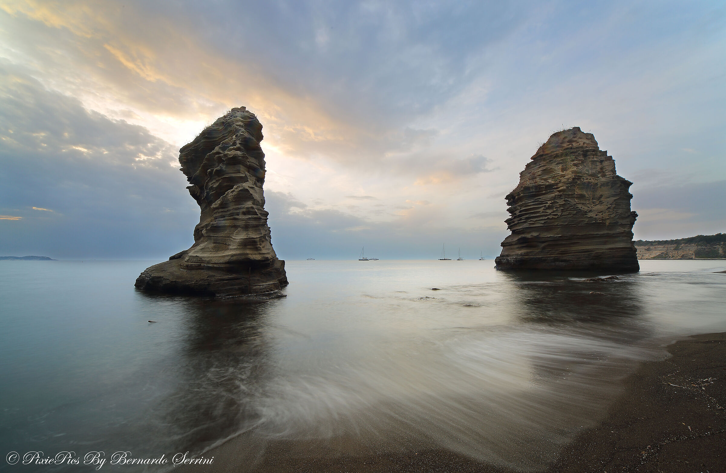 Faraglioni of Procida - Ciraccio