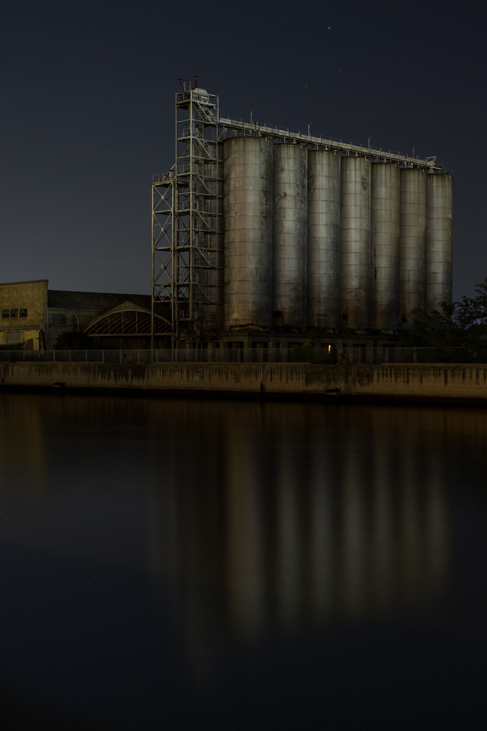 Silos di notte