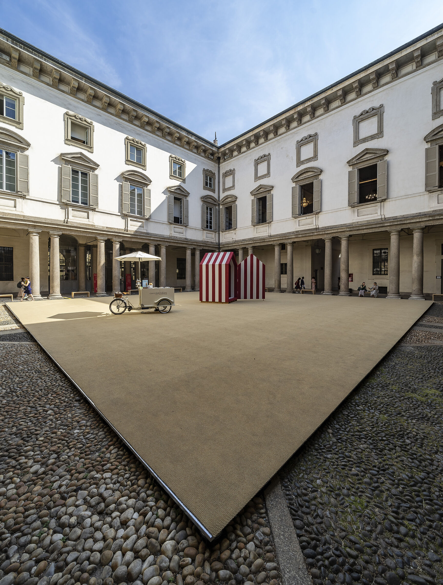 Palazzo Litta - Central courtyard - 1