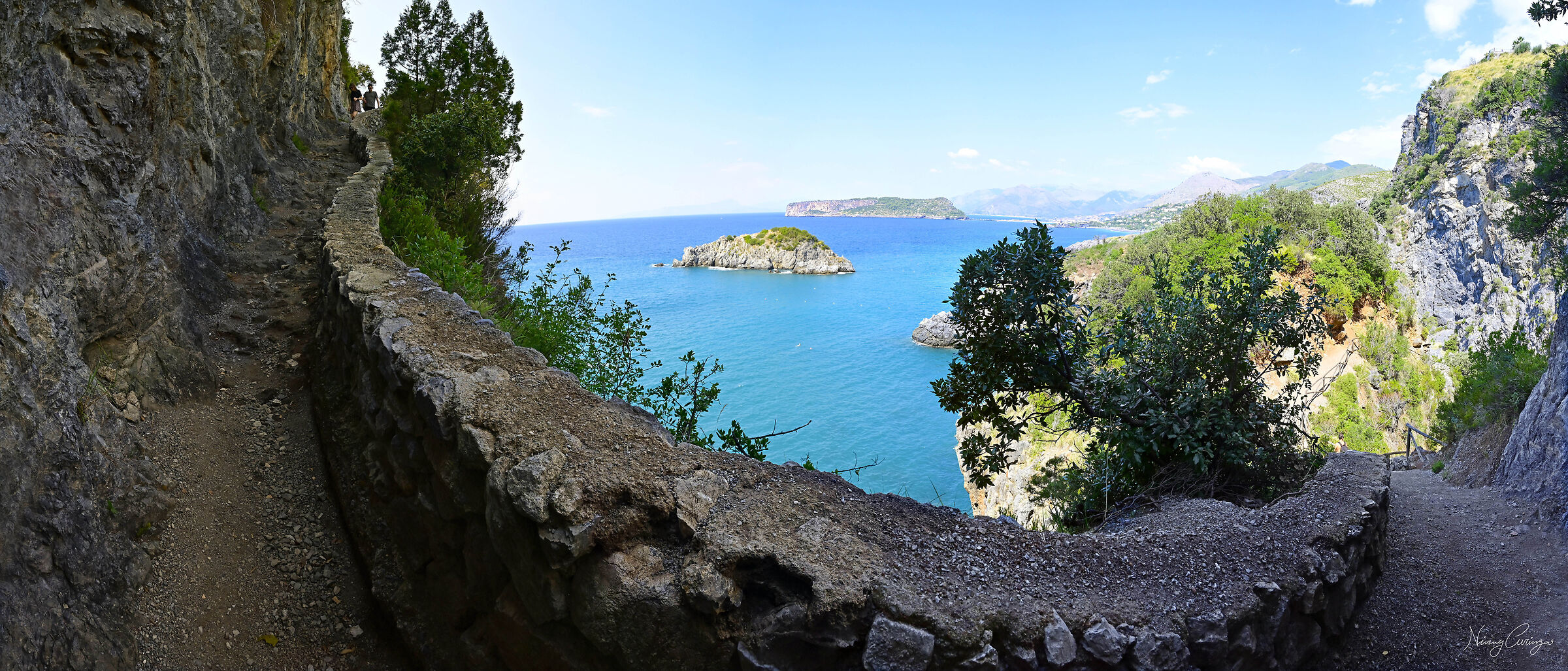 On the path that goes towards the Arcomagno, CS