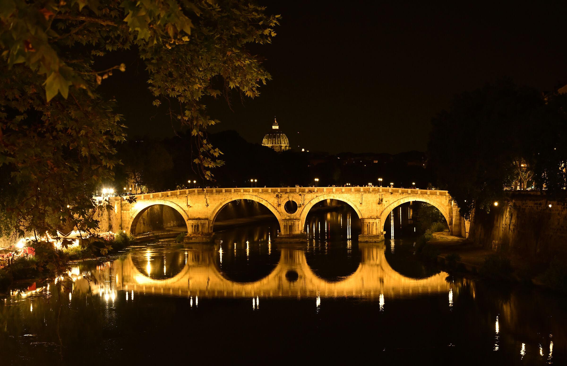 Lungotevere - Ponte Sisto - Dome of San Pietro (Rome)