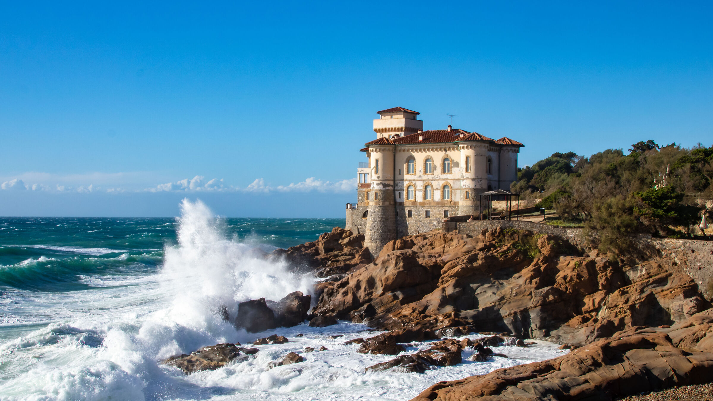 Mareggiata al Castello del Boccale