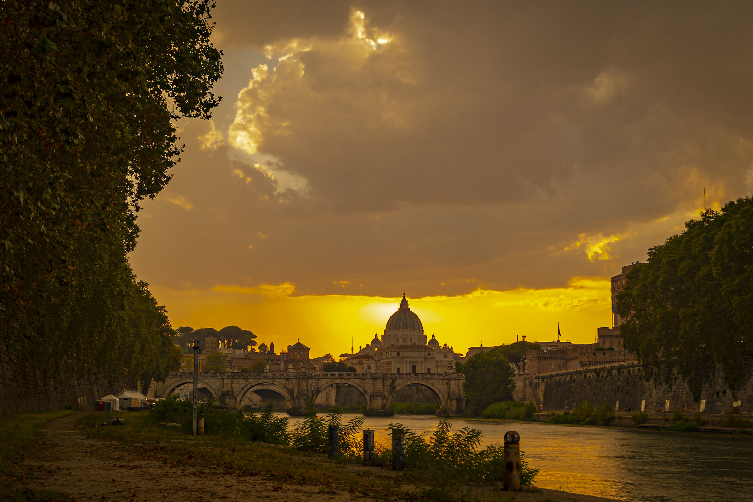 lungotevere s'infiamma