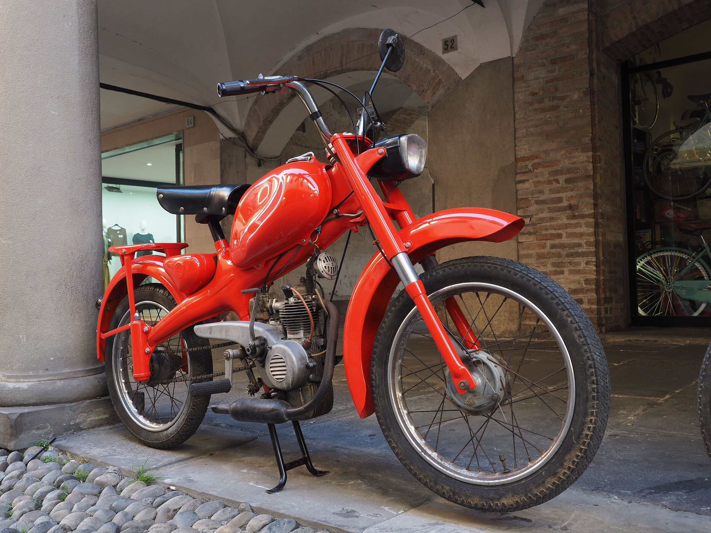 [LOADING...]
