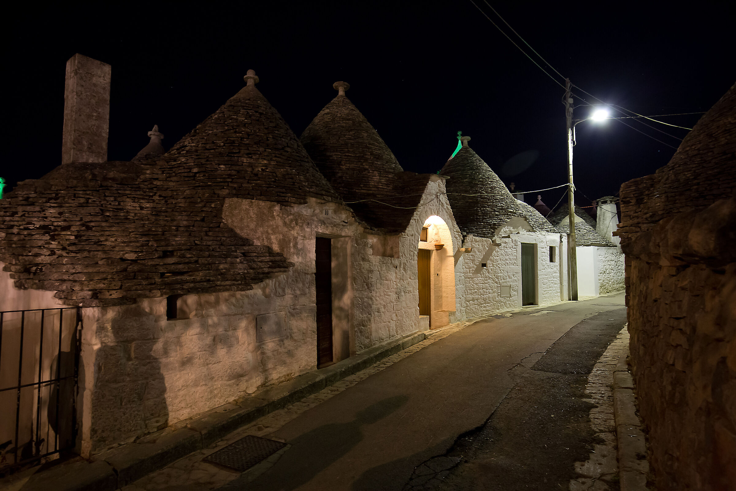 Alberobello notte