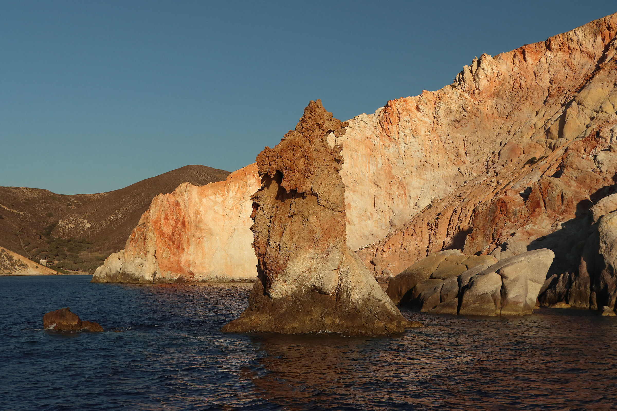 M I L O S - scogliera di Plathiena