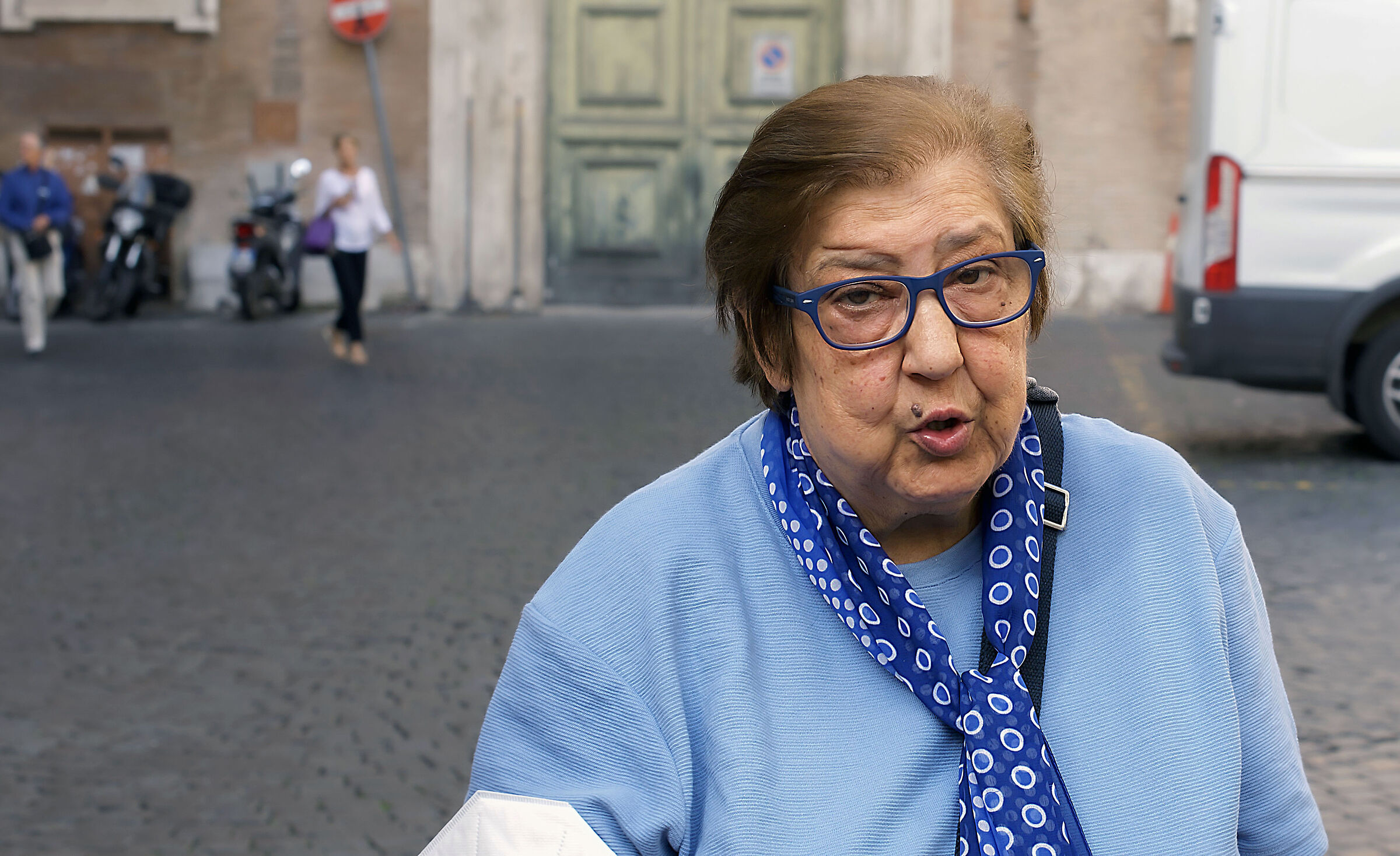 dopo lo scatto risposta...mi hai beccata eh