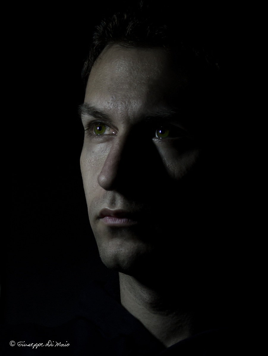 Self-portrait .. (Test light rembrandt)