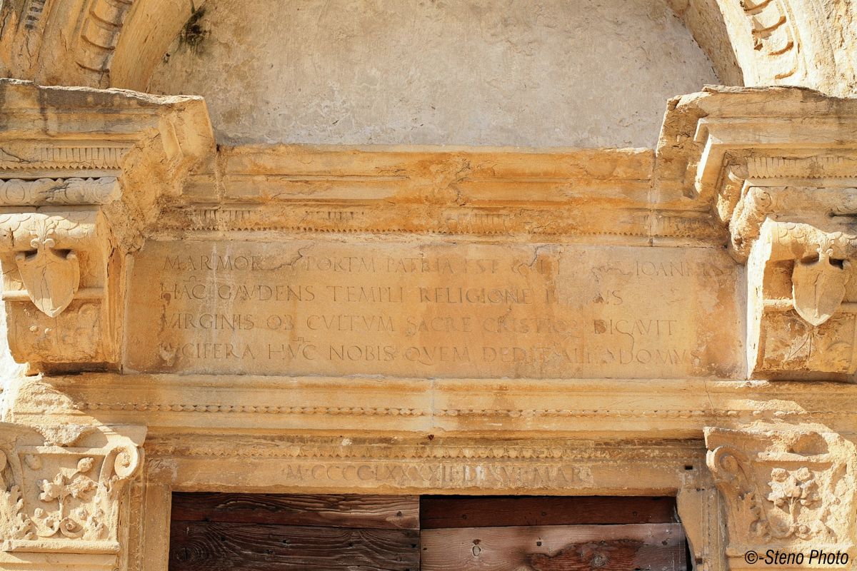 Detail of the portal