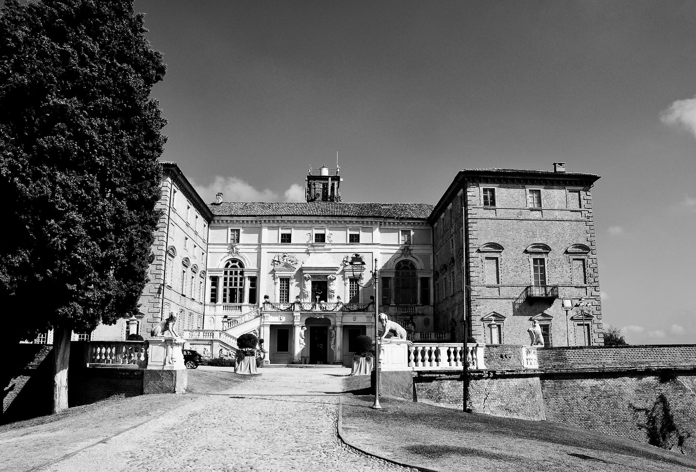 Royal Castle of Govone - Entrance