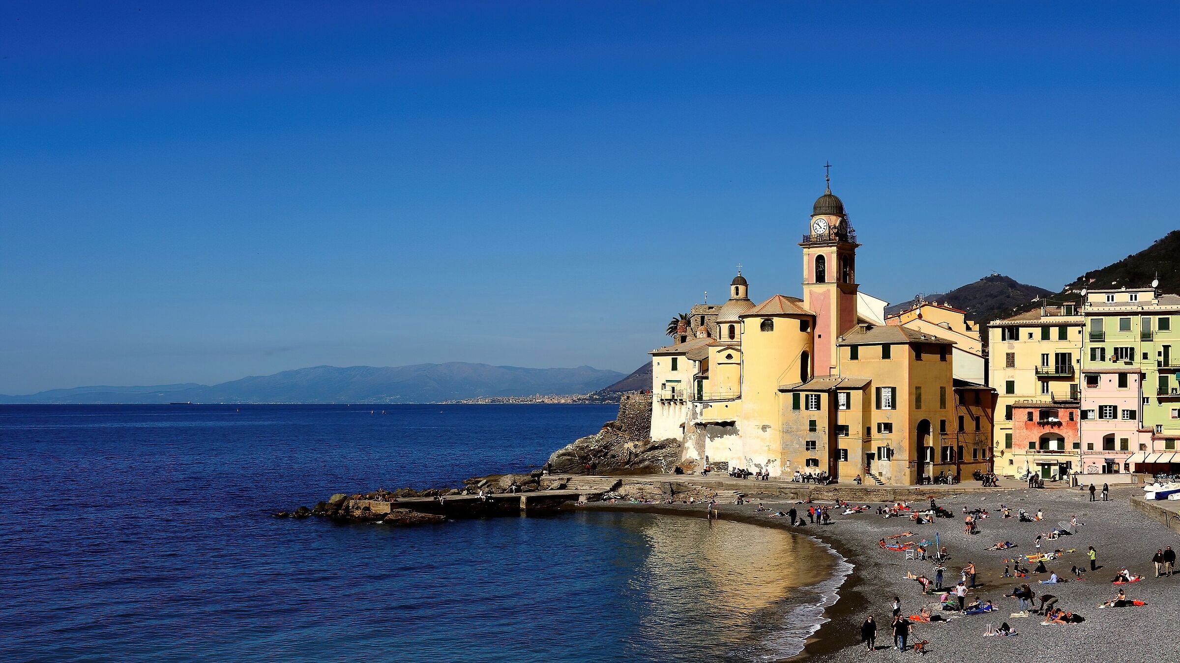 Sole d'autunno su Camogli