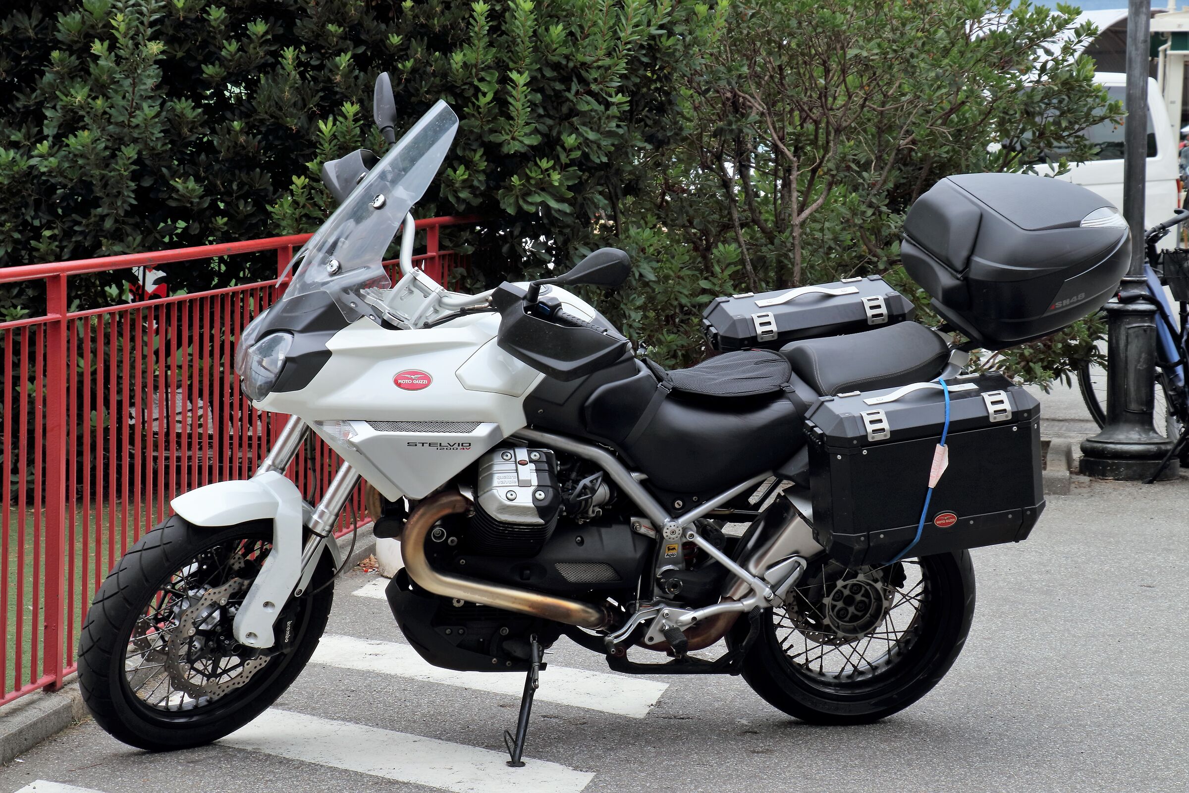 Moto Guzzi Rally