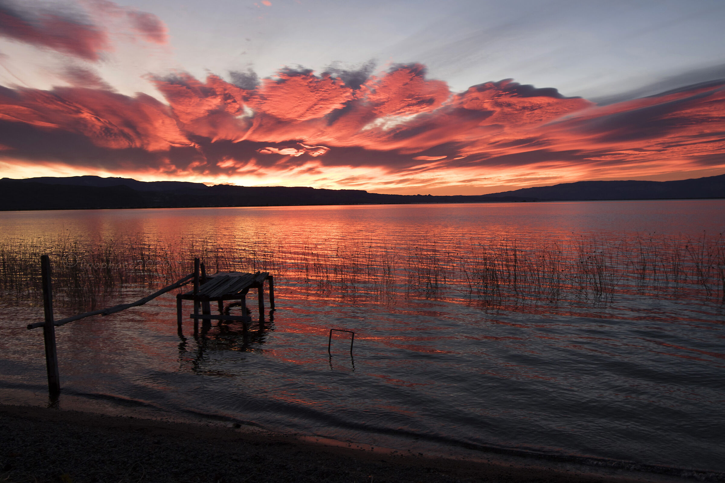 Alba sul Lago Pueyrredon