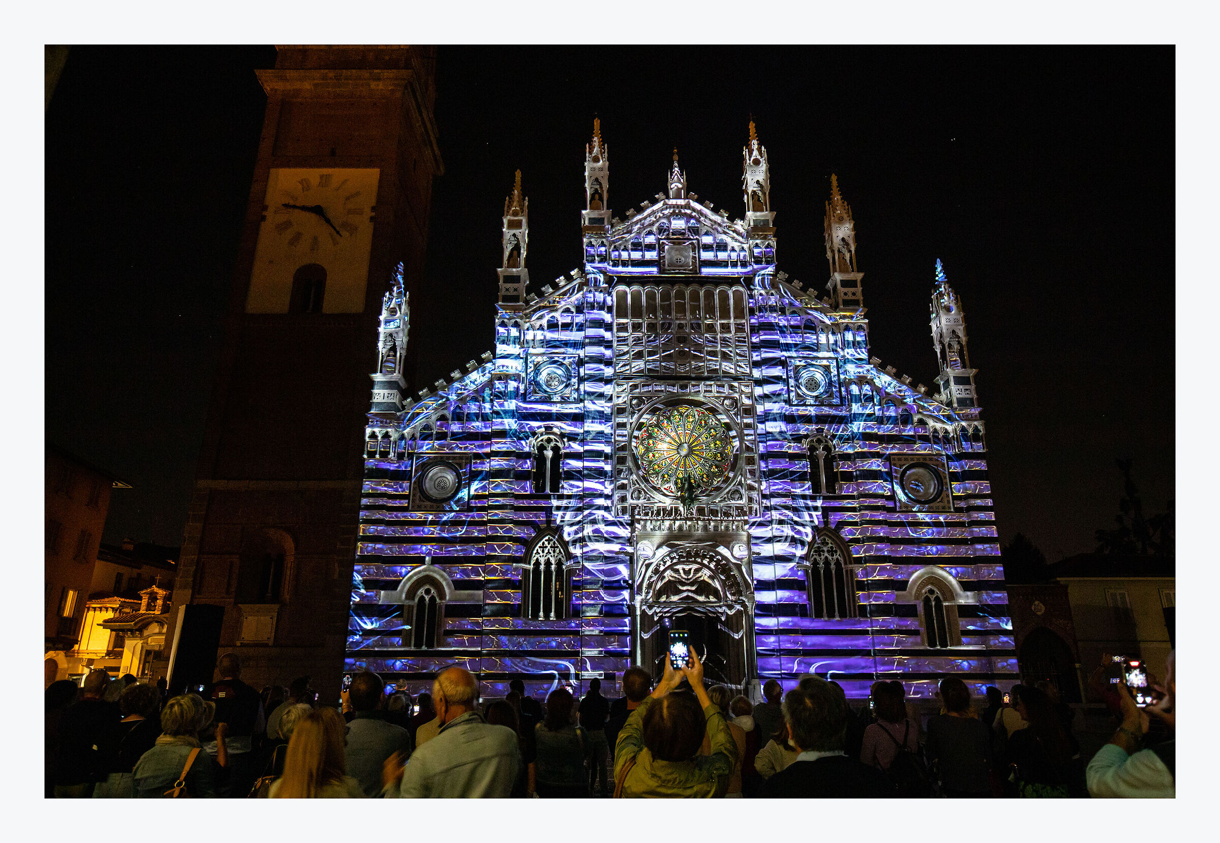 Duomo di Monza,  luci e colori per il Kernel festival
