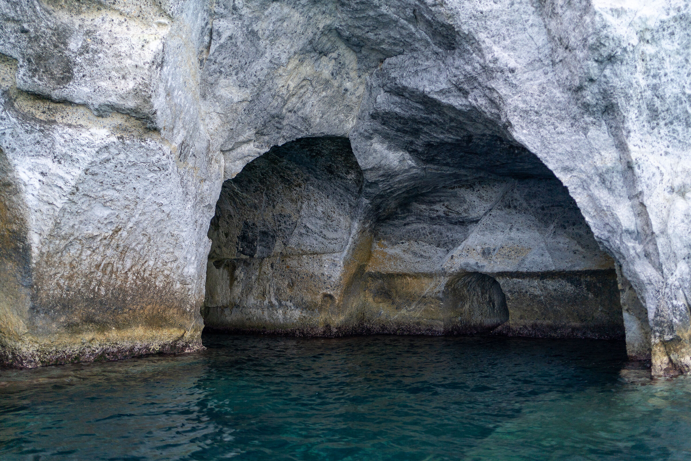 Ponza - grotte di Pilato