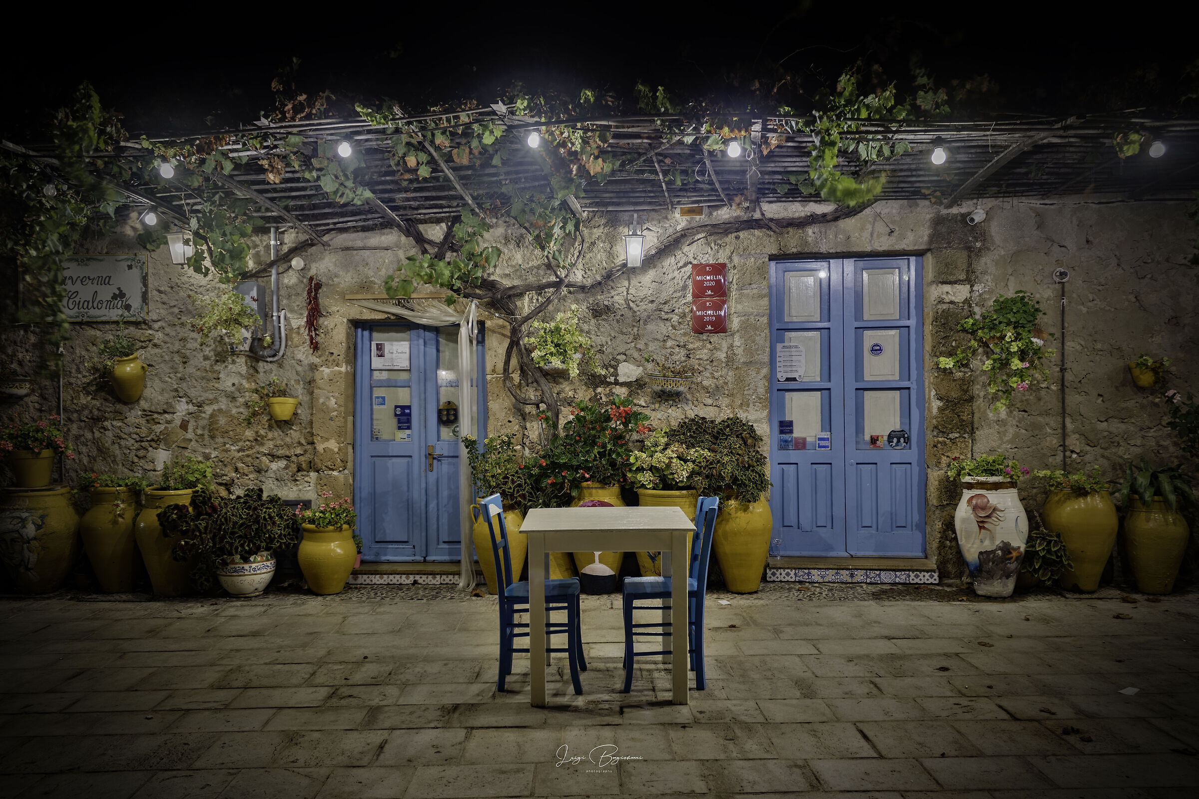 ristorante di marzamemi in notturna