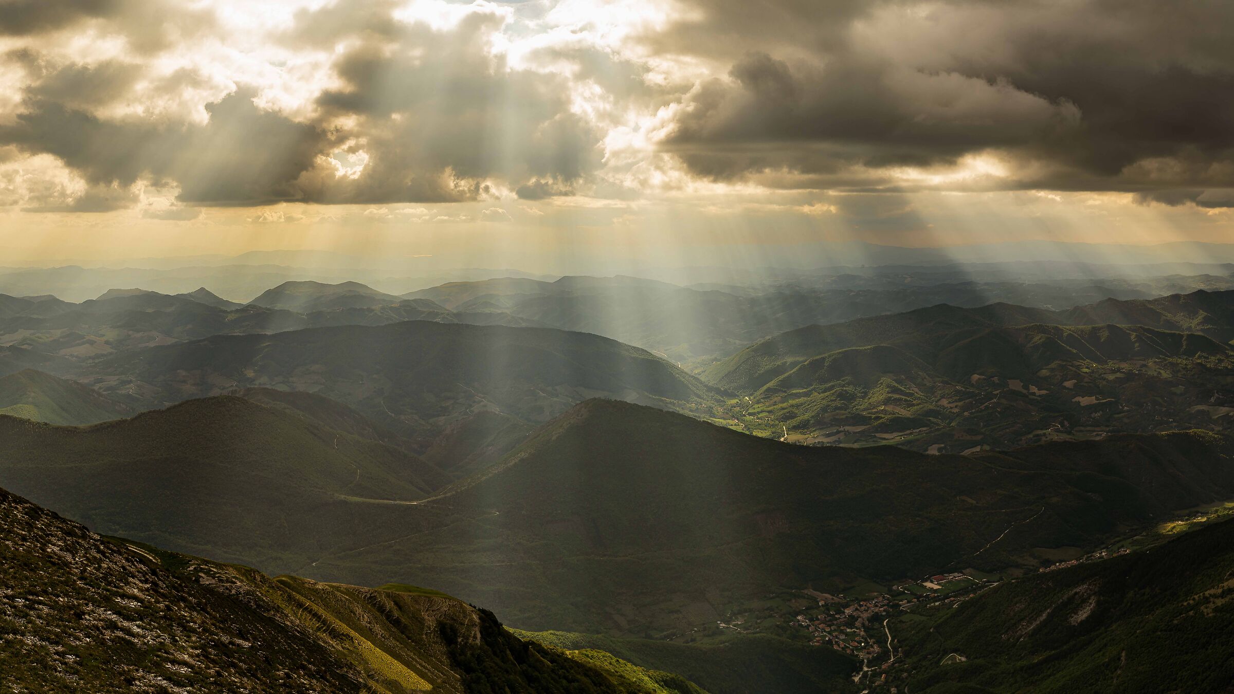 Panorama dalla cima del monte Catria