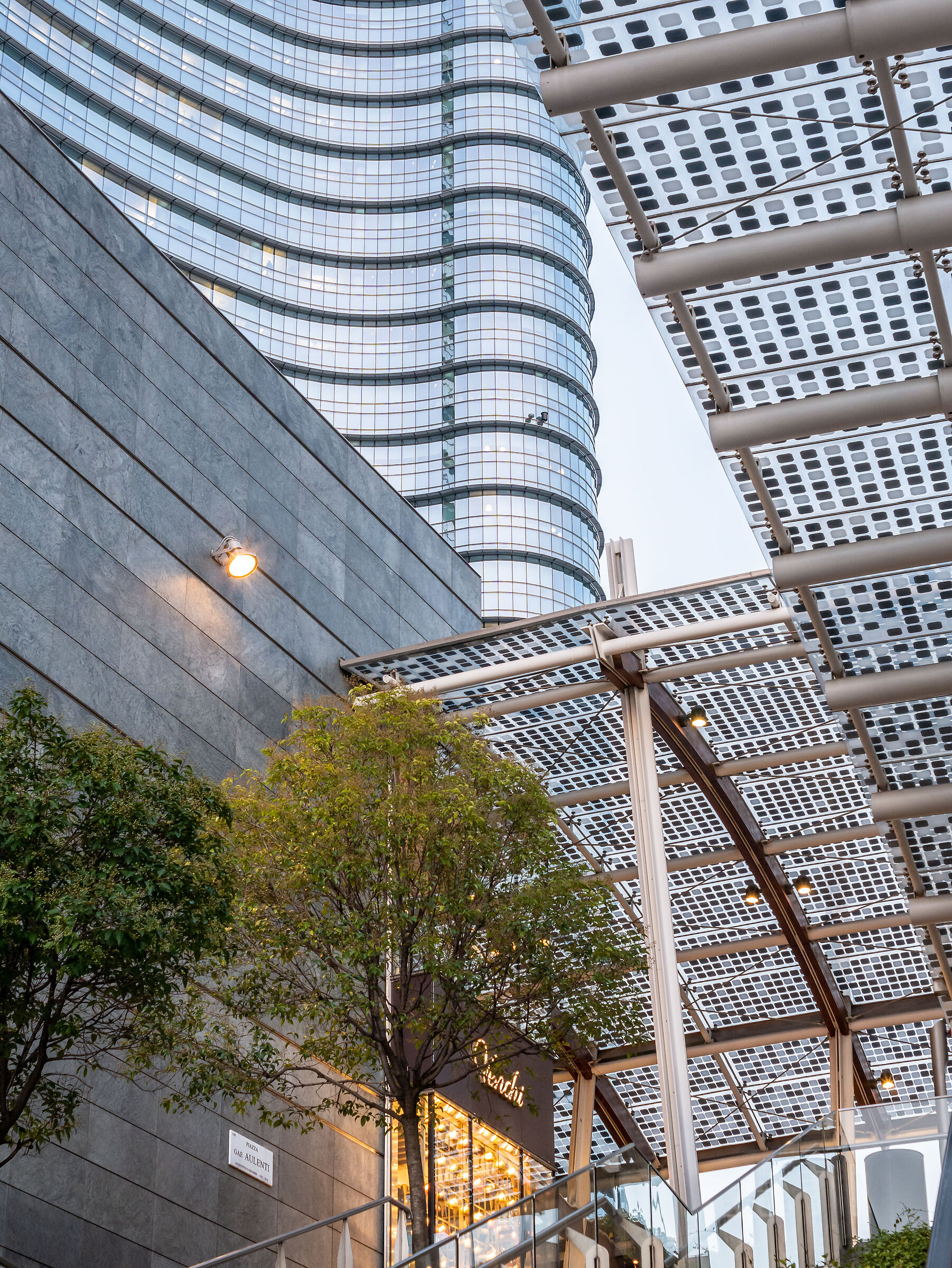 Piazza gae Aulenti - Milan