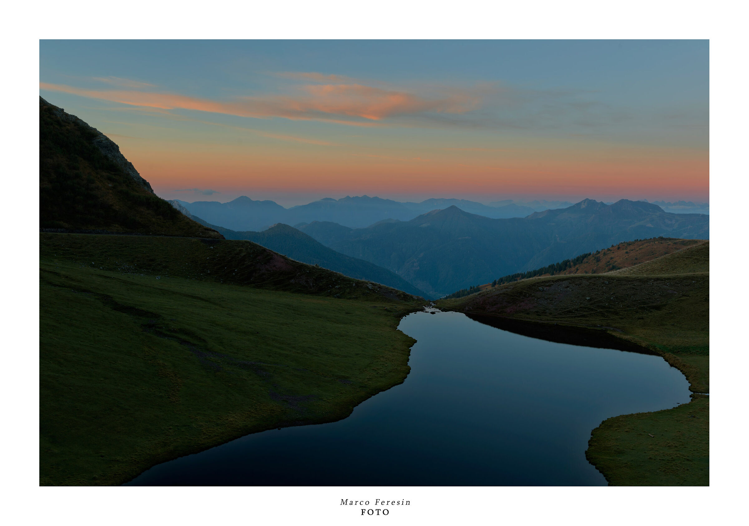 A quiet sunrise. Lake Dimon.