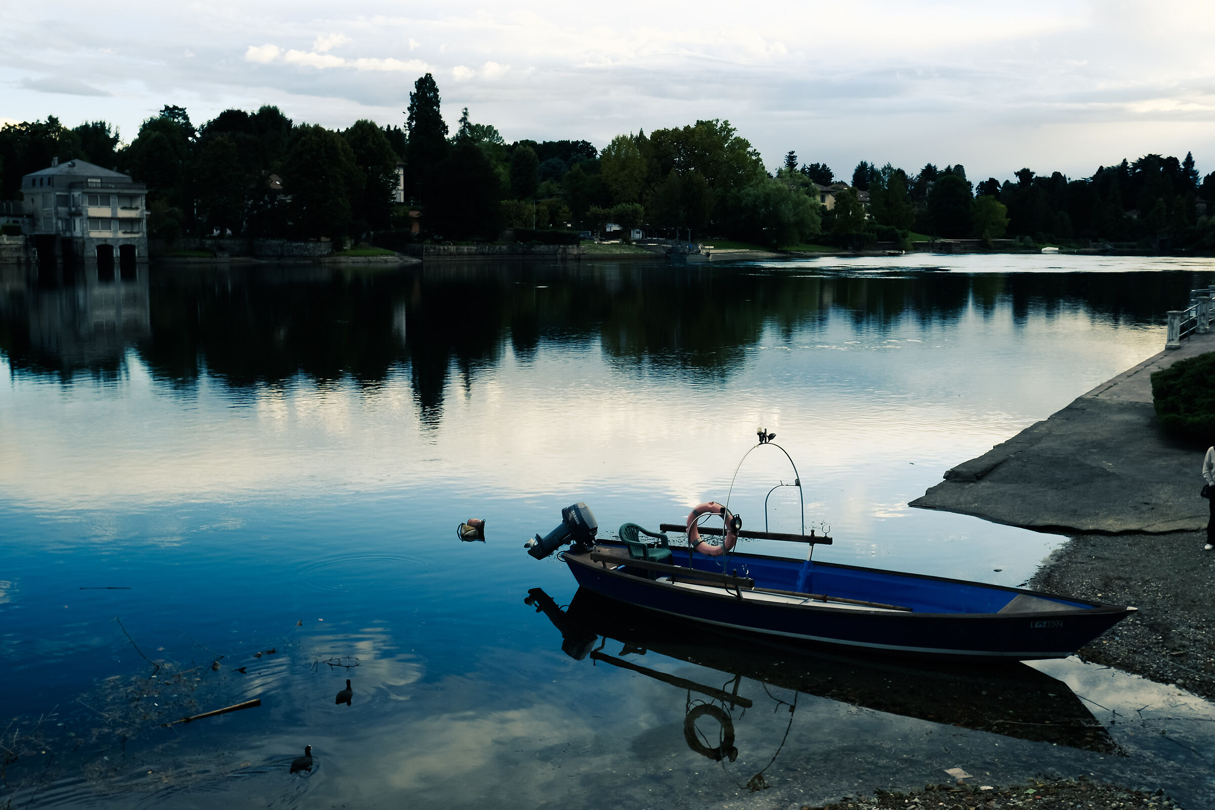 Between sky and river