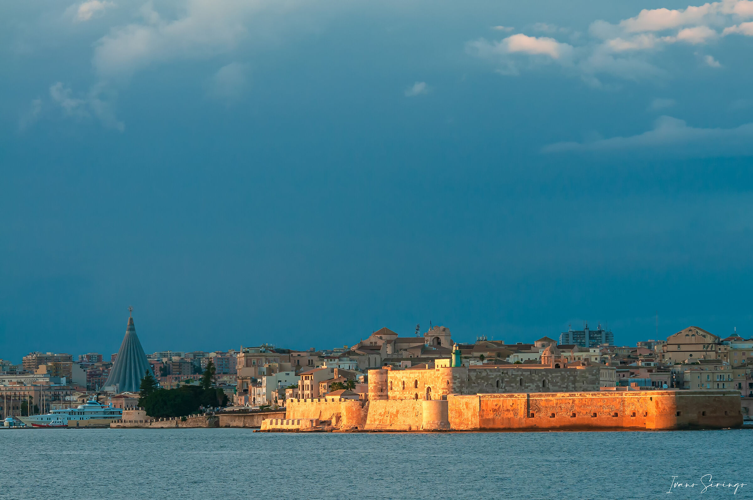 Last ray of sunshine that illuminates the Maniace Castle