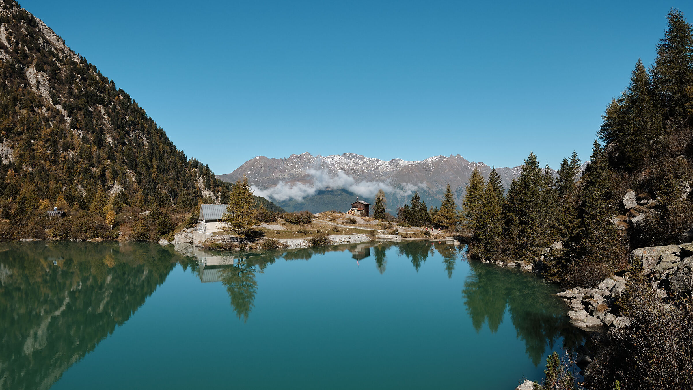Specchi d'acqua sospesi tra le cime