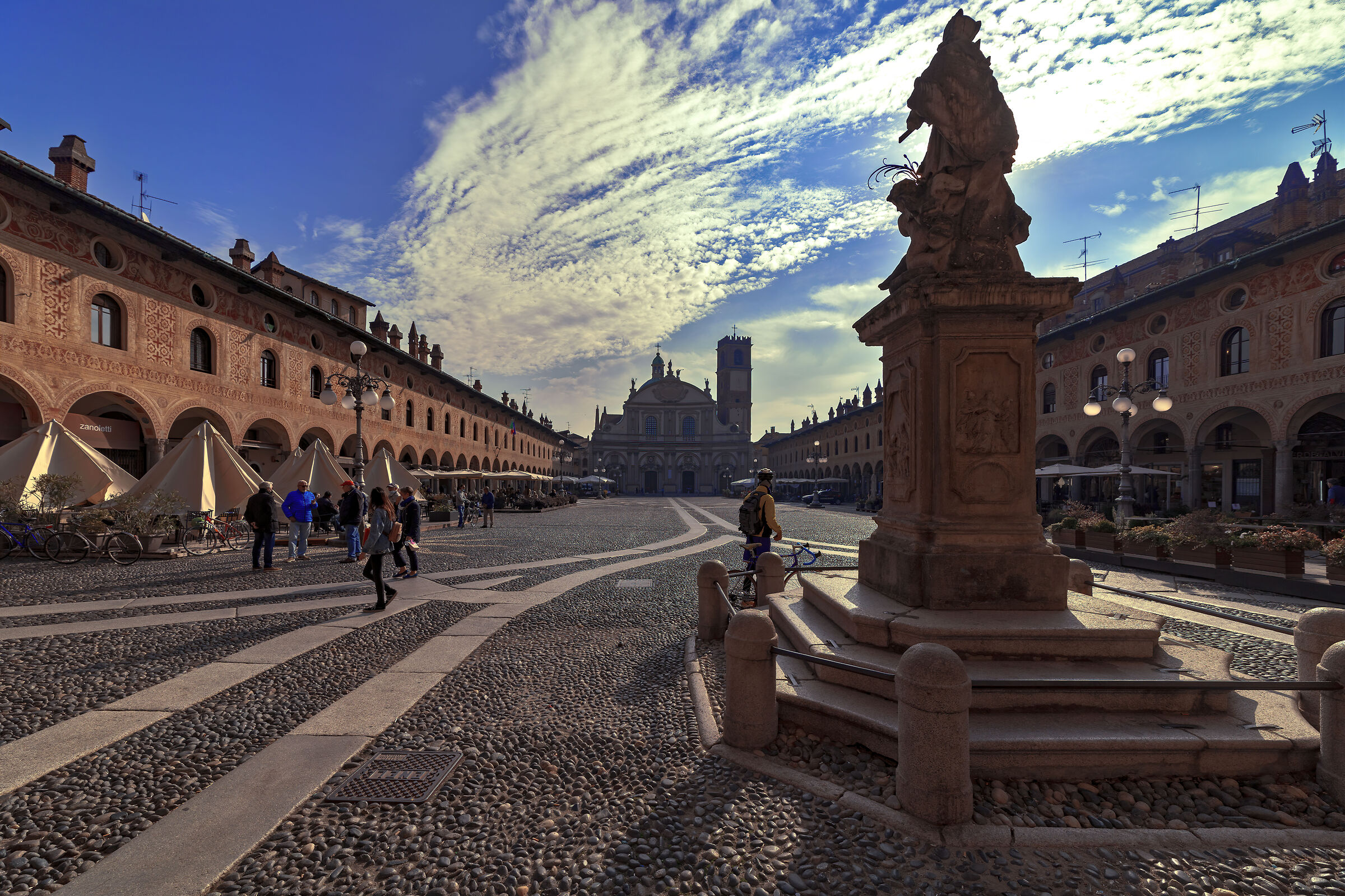 Vigevano 11 o'clock