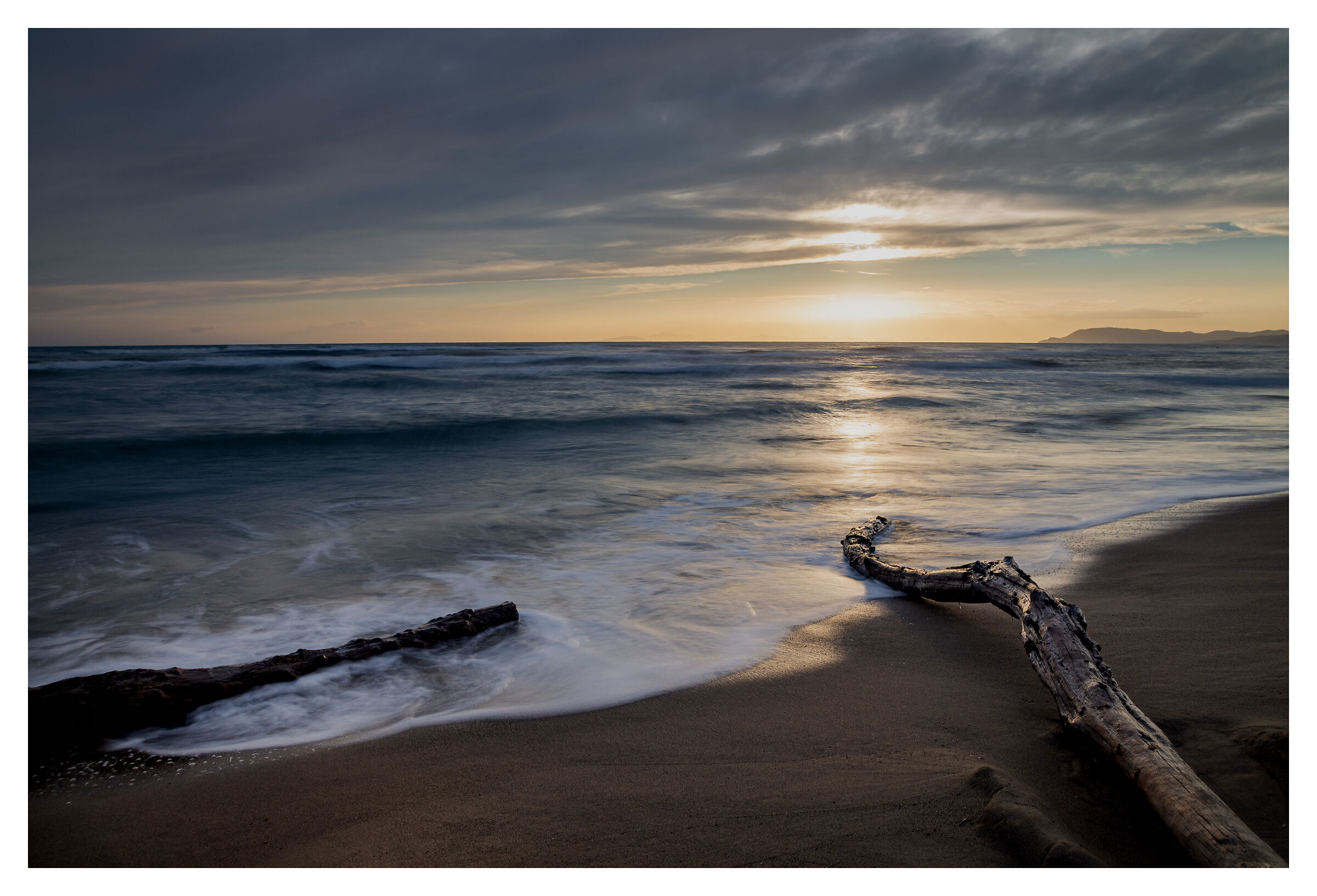 Almost an octobrian sea, full of salt and memories