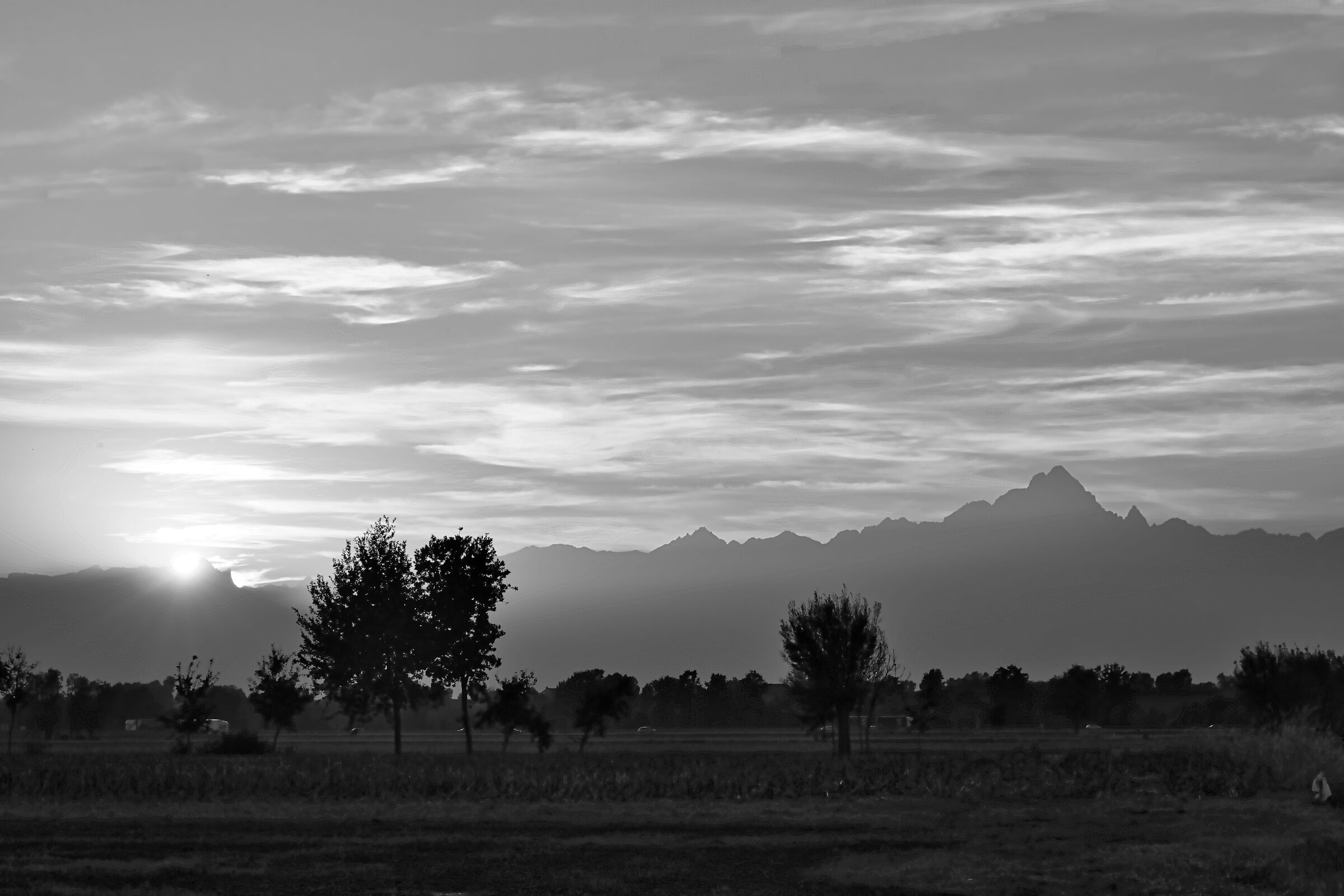 Tramonto Monviso B/N