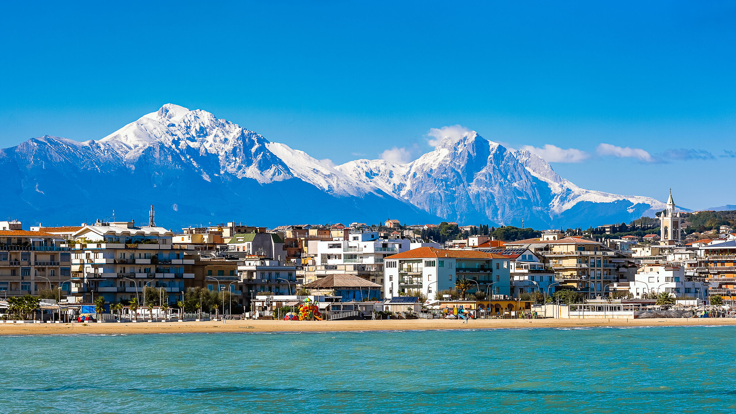 La prima neve sul Gran Sasso