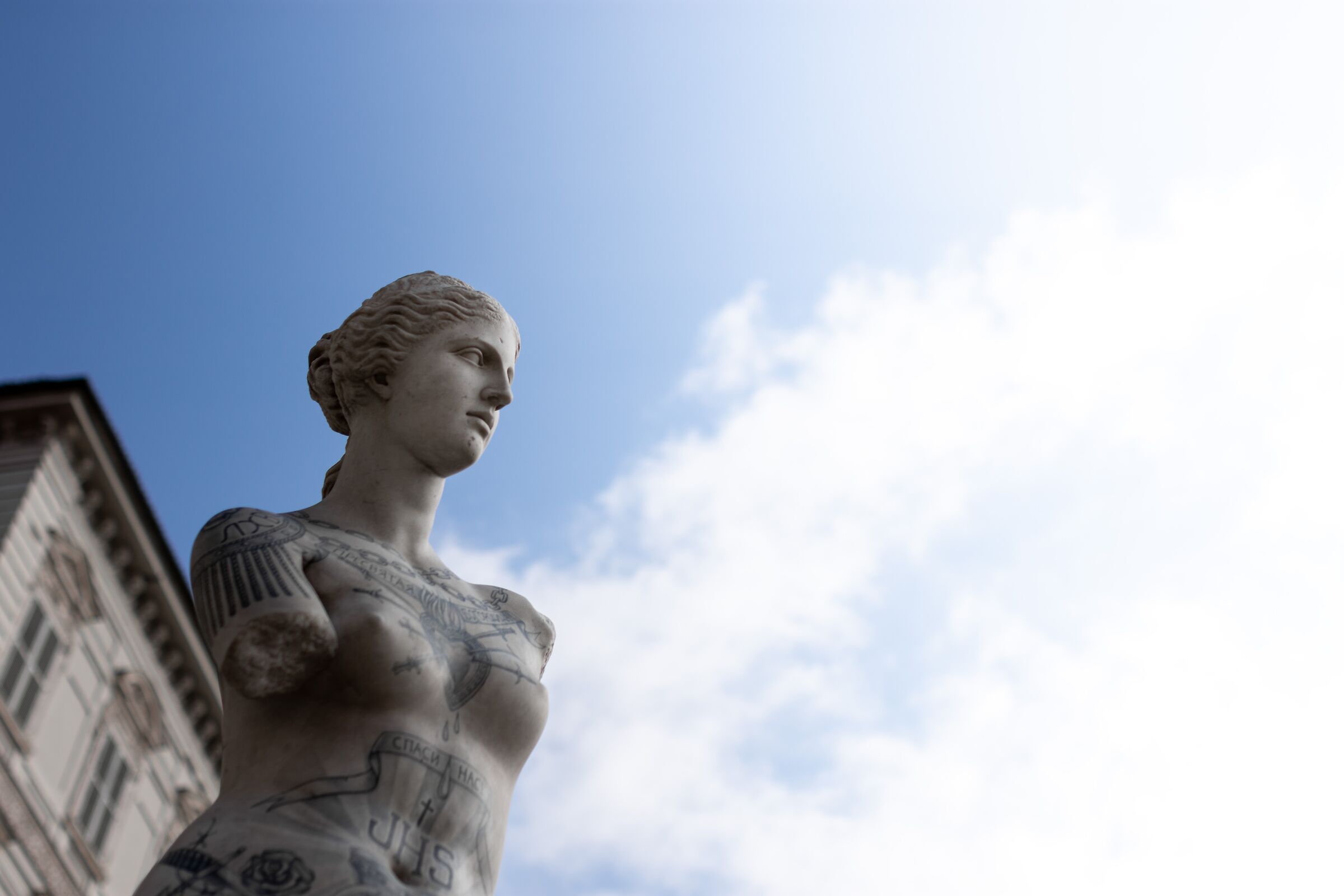 Venere di Milo tatuata