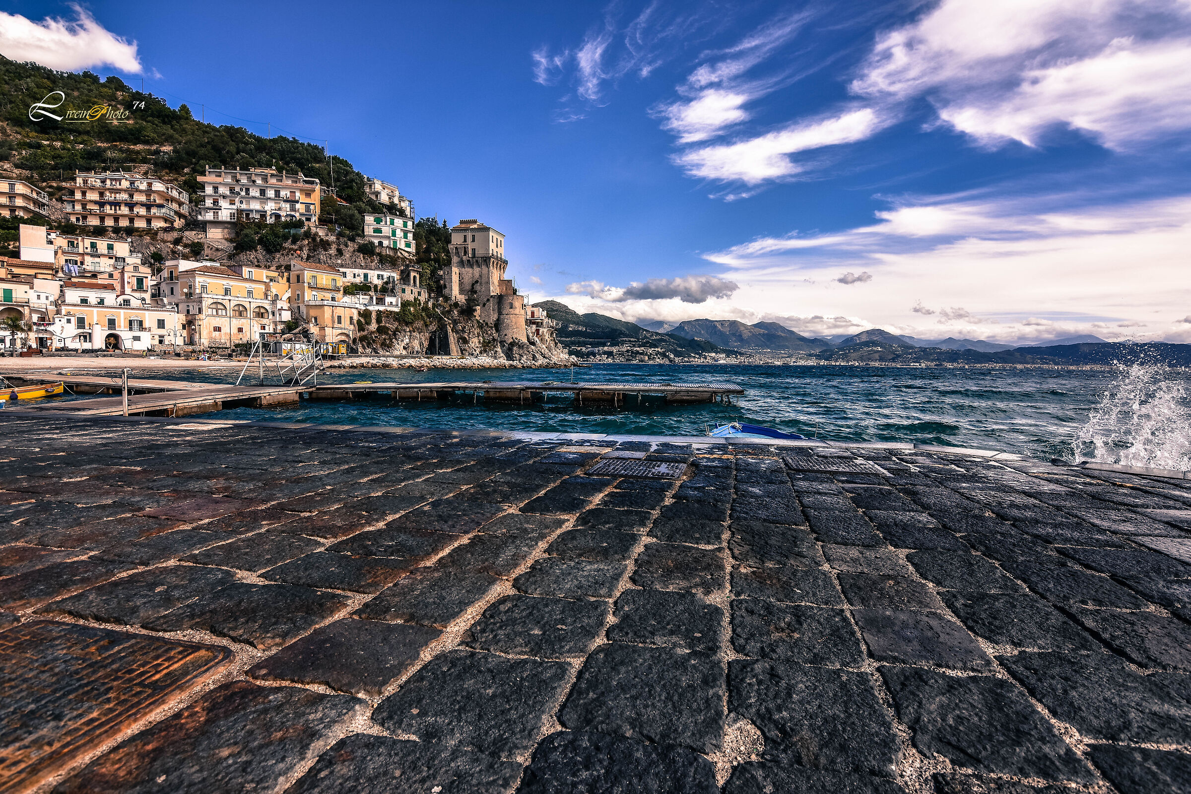 The charm of the sea in winter
