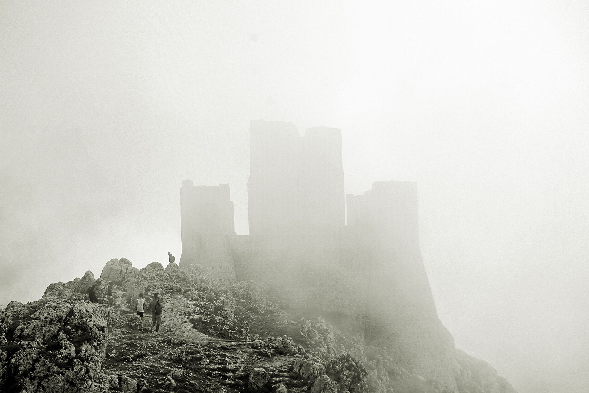 Rocca Calascio nella nebbia