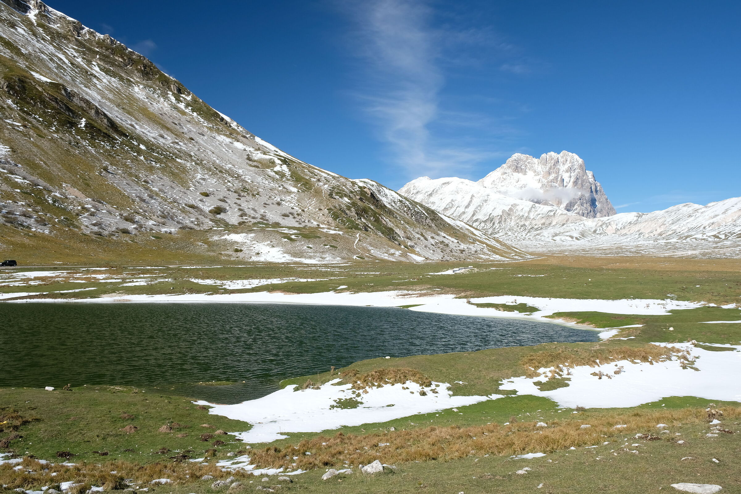 Campo Imperatore - the pond in the valley