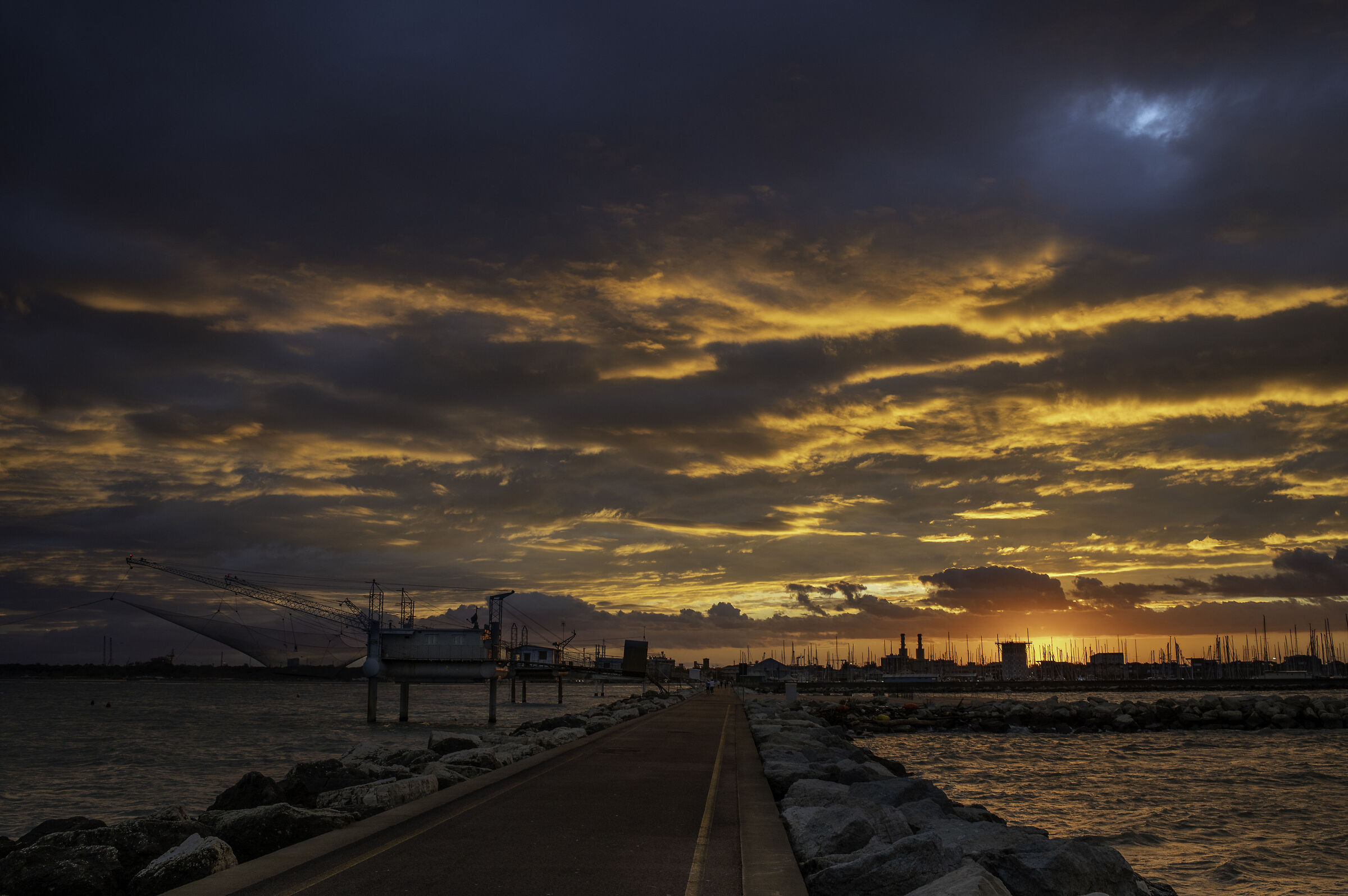Tramonto sulla diga Foranea Sud - Marina di Ravenna