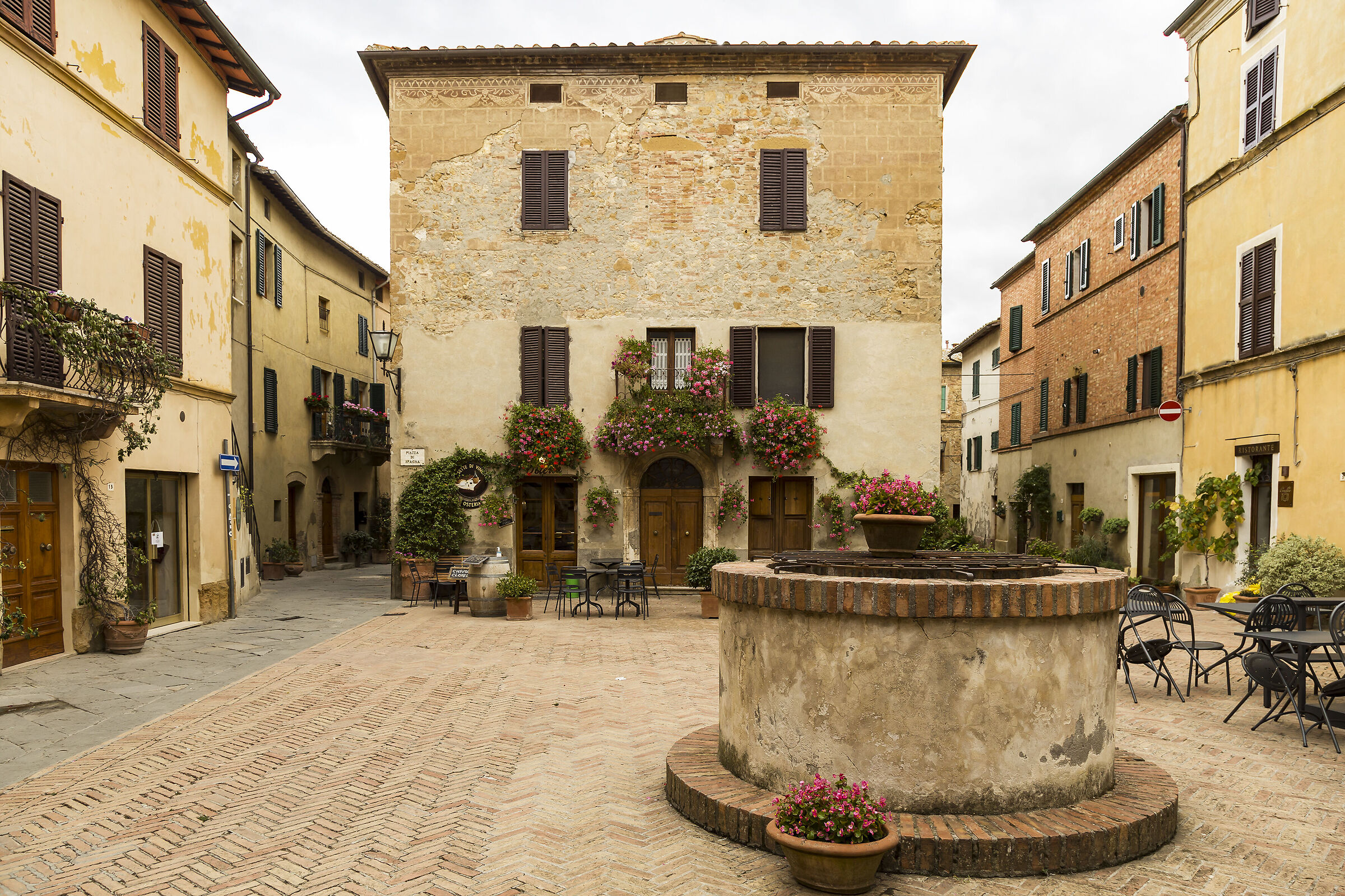 Pienza - Spanish Steps.