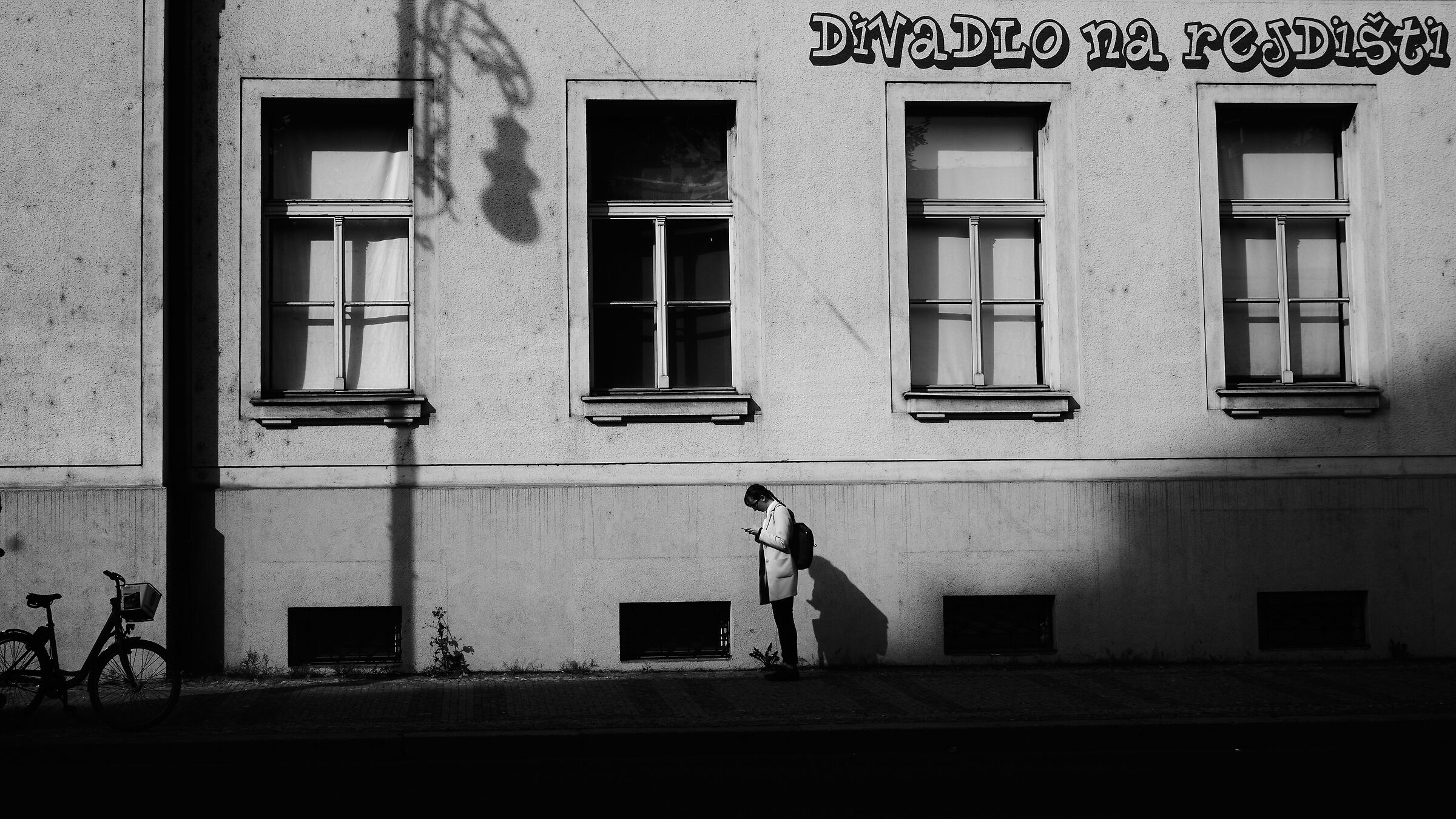 Girl Smartphone Praga Ottobre 2021