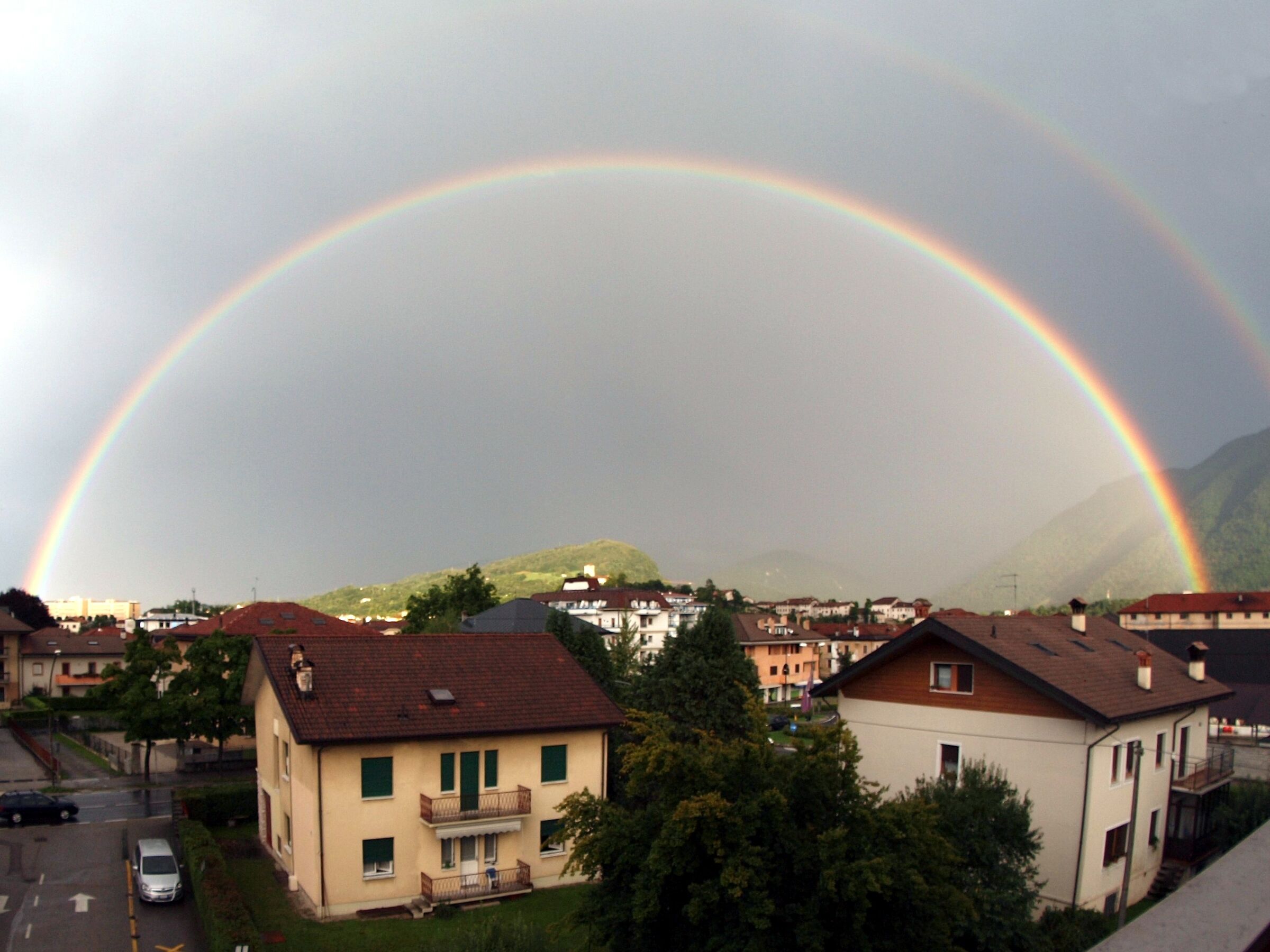 At last! A complete rainbow