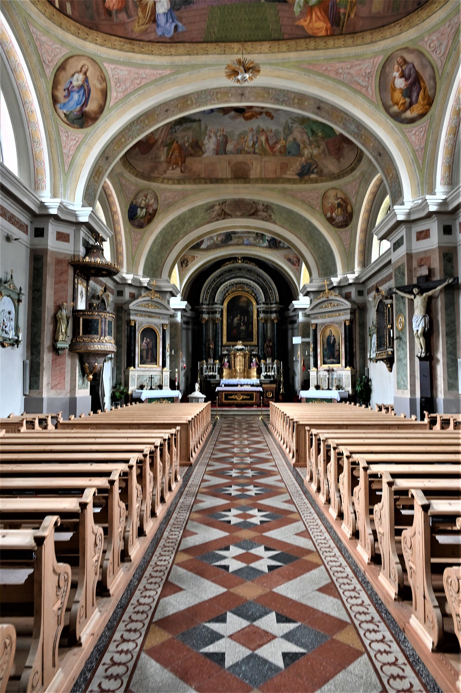 Interno della chiesa di Selva dei Molini...