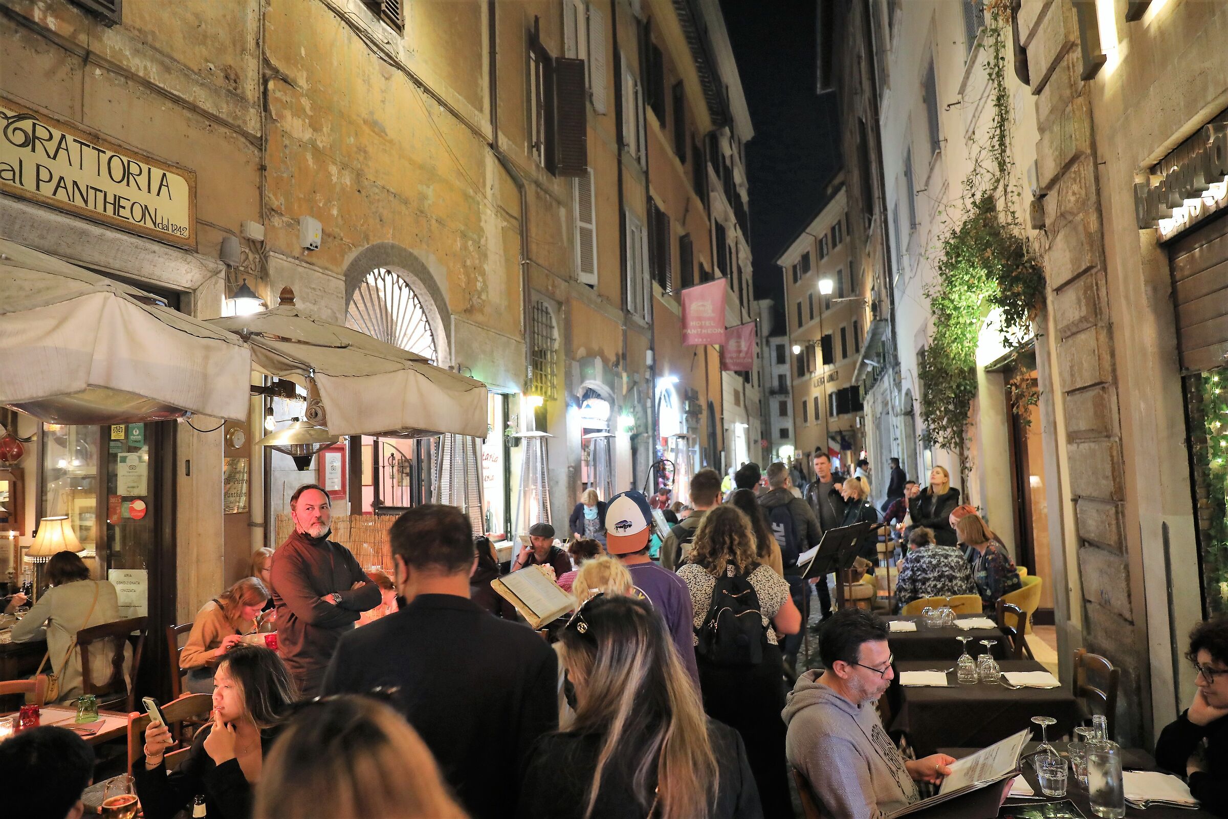 Roma Via di Pietra (via del Corso) ottobre 2021