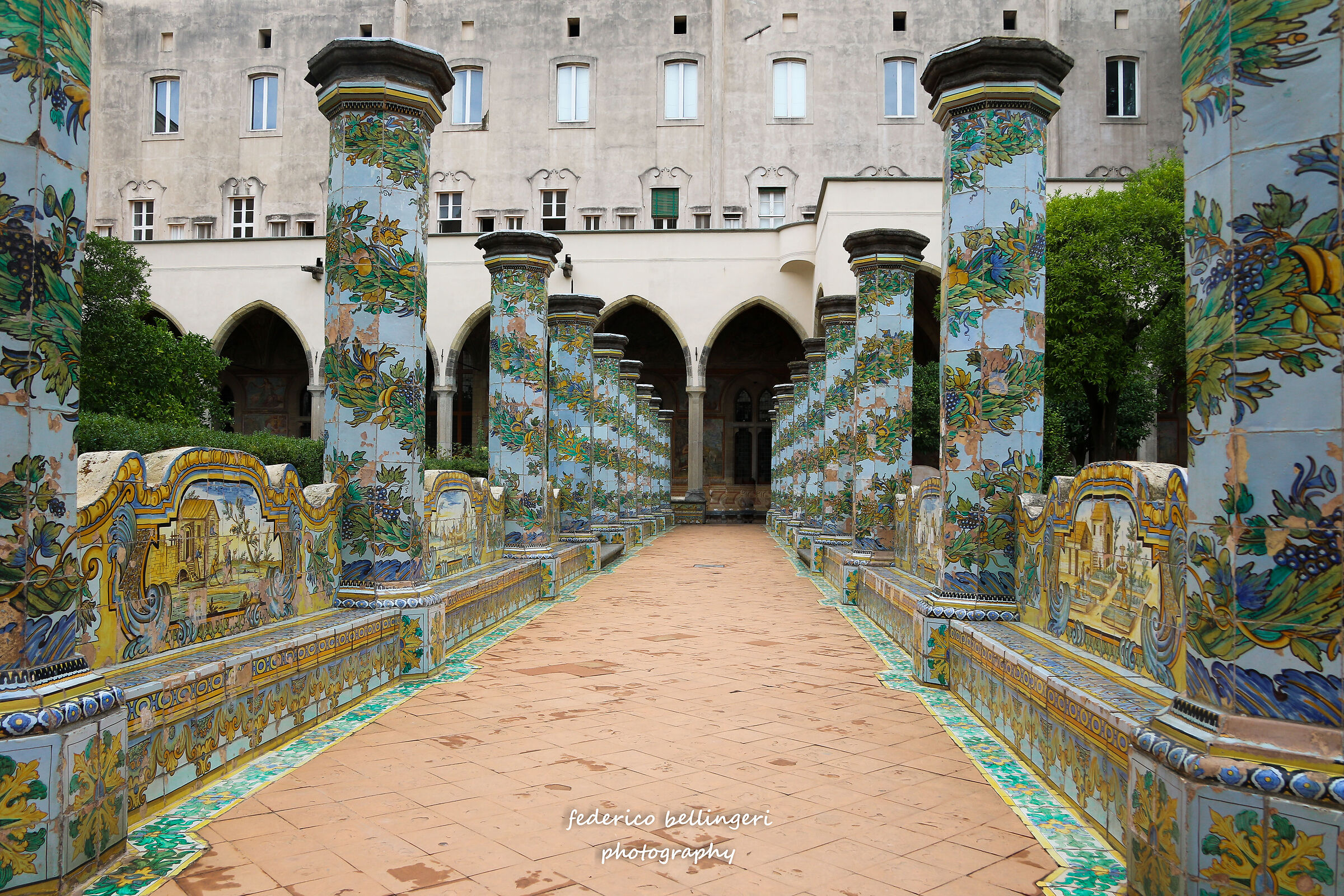 Chiostro maiolicato