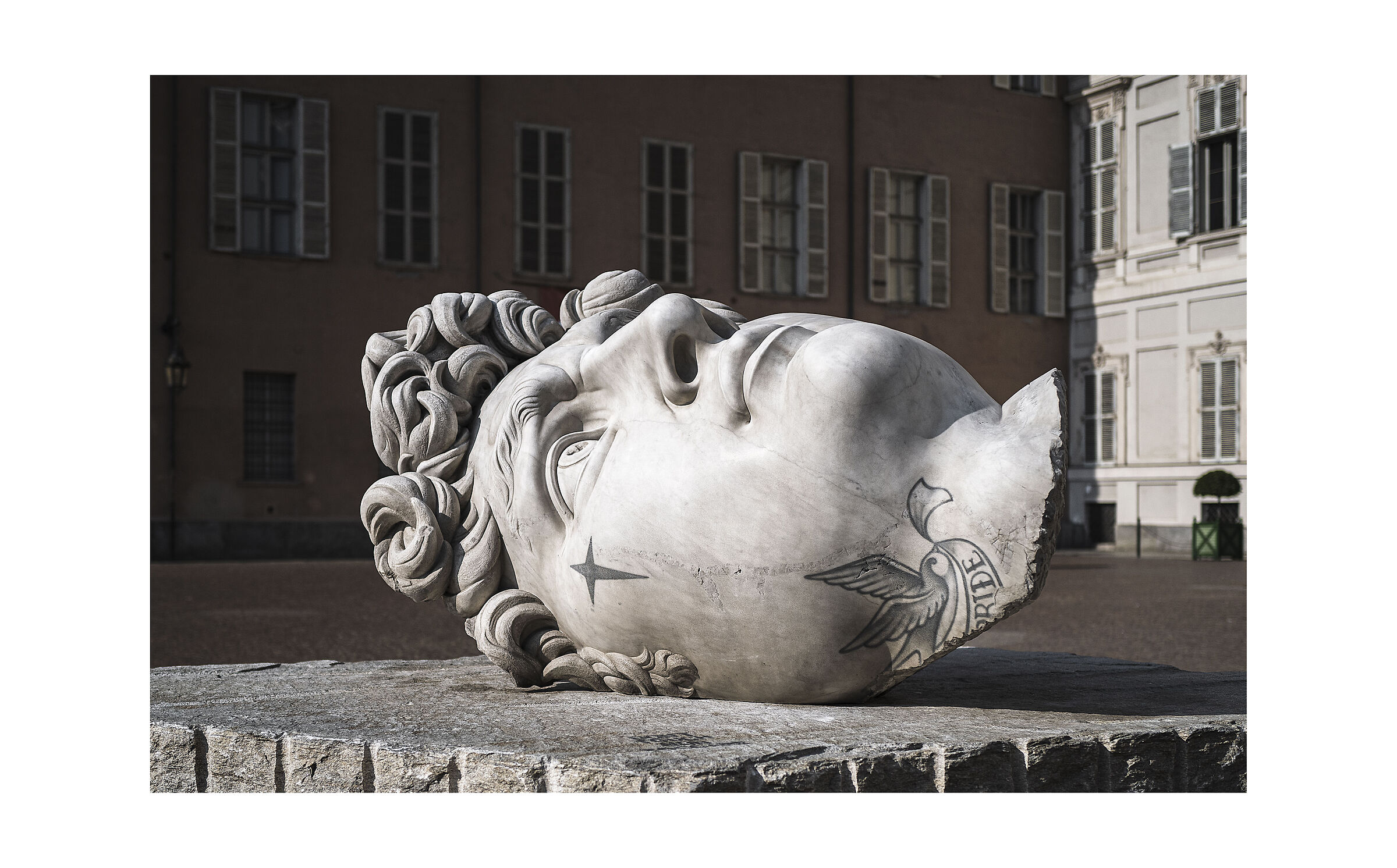 The tattooed statues of Fabio Viale